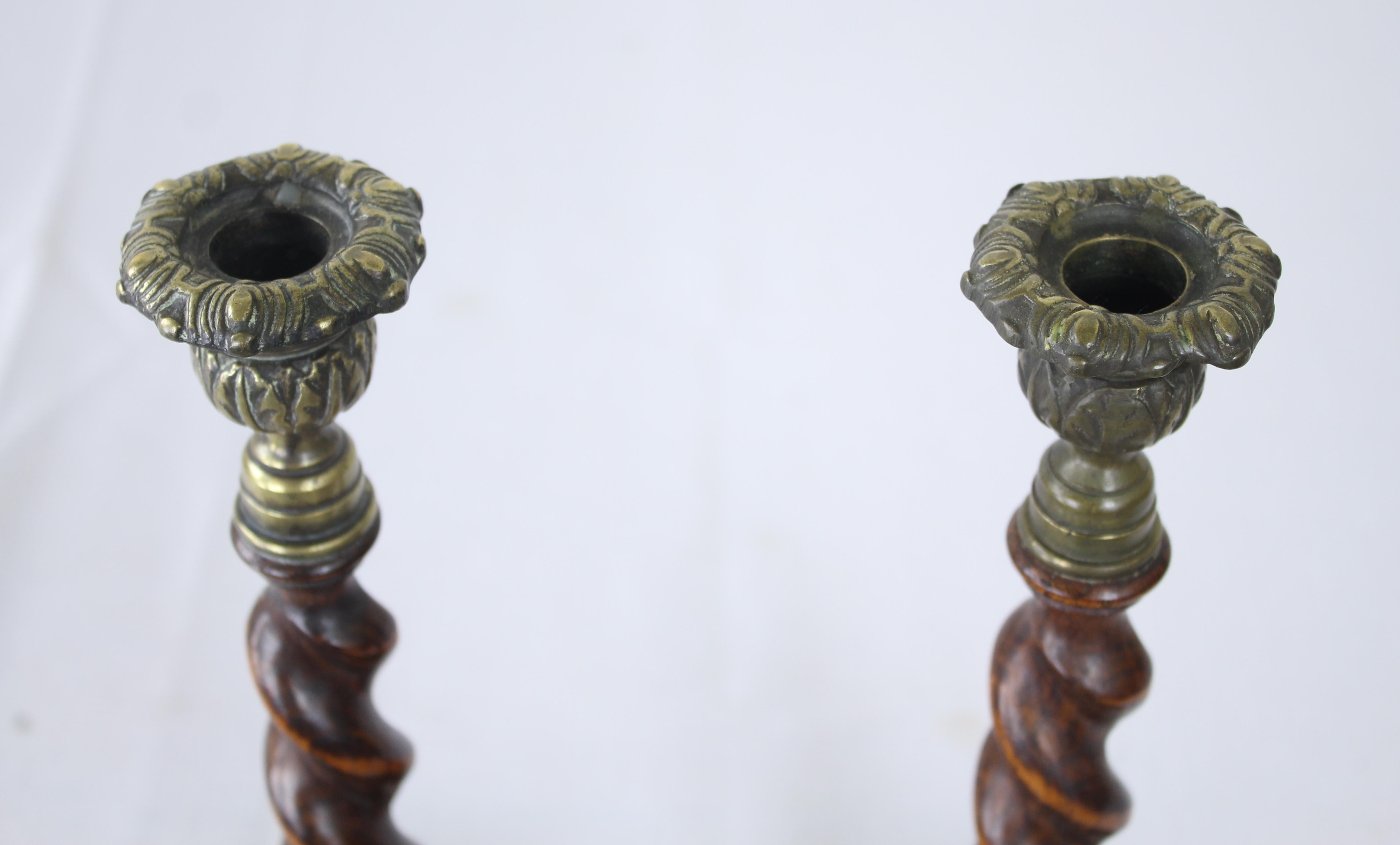 English Two Pairs of Turned Oak Candlesticks For Sale