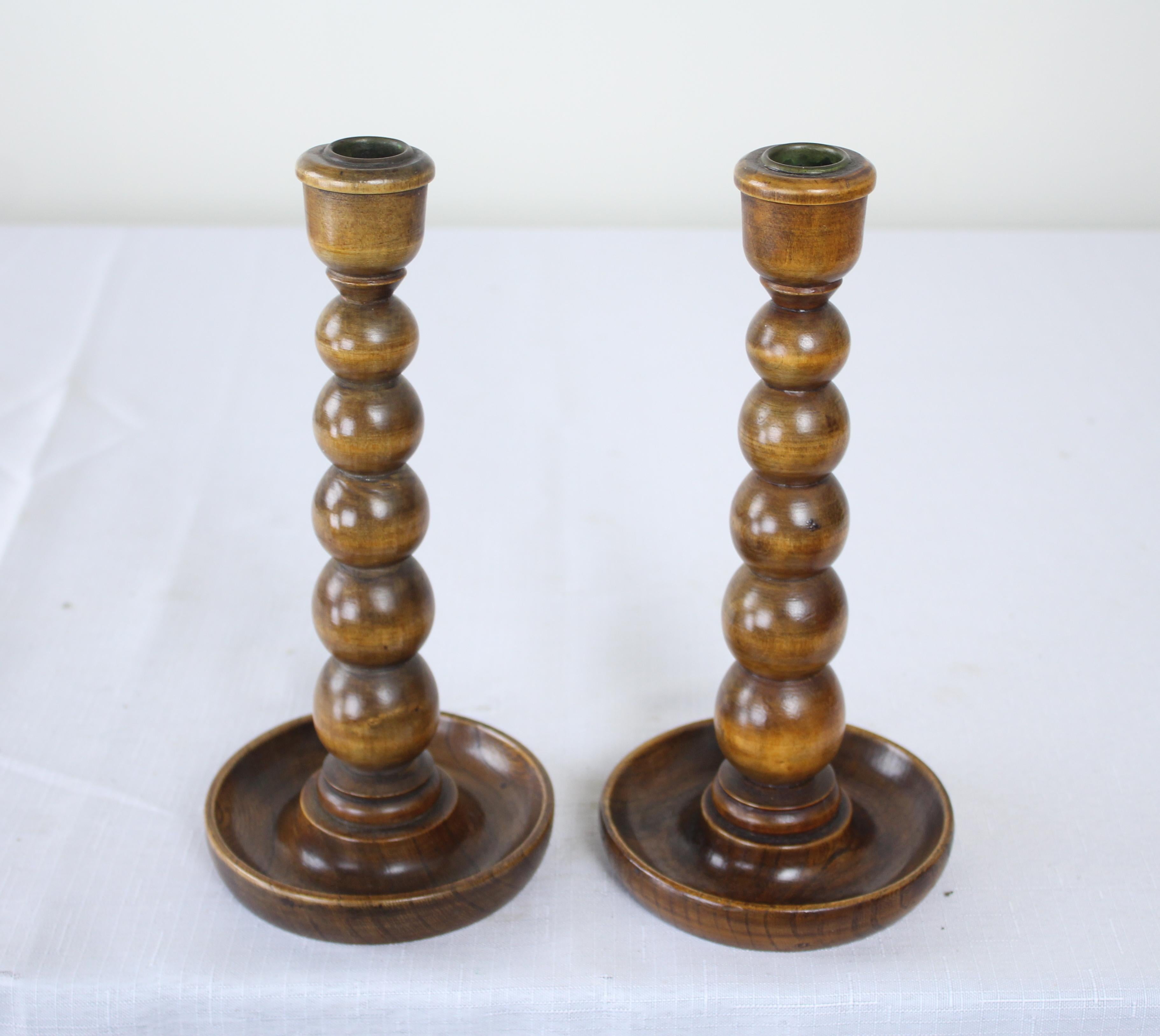 Two Pairs of Turned Oak Candlesticks In Good Condition For Sale In Port Chester, NY