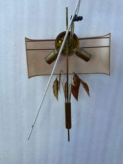Paar Wandlampen mit Lorbeerblättern, Maison Charles zugeschrieben, aus Messing