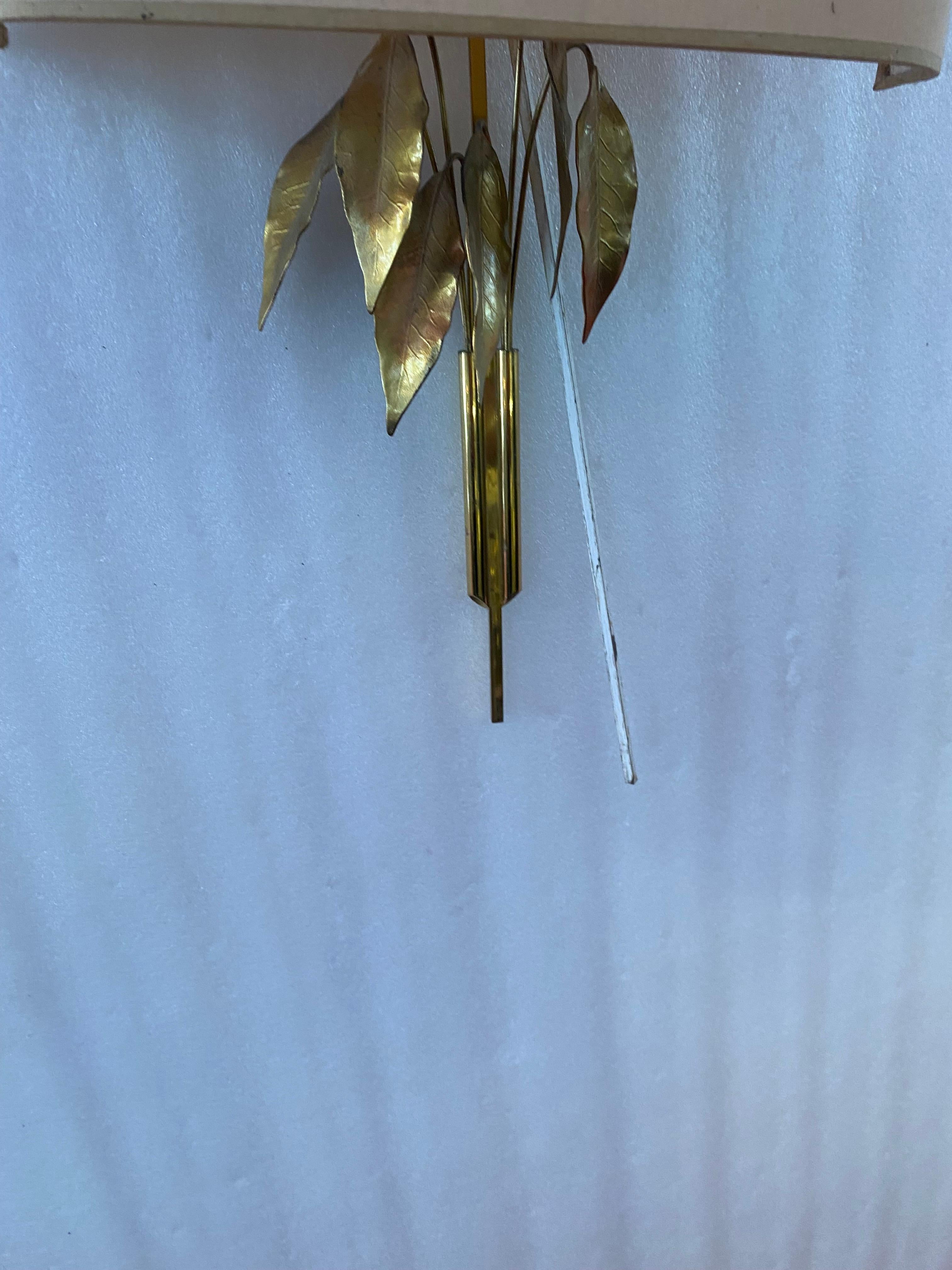 Late 20th Century Two Pairs of Wall Lamps with Laurel Leaves attributed to Maison Charles In Brass For Sale