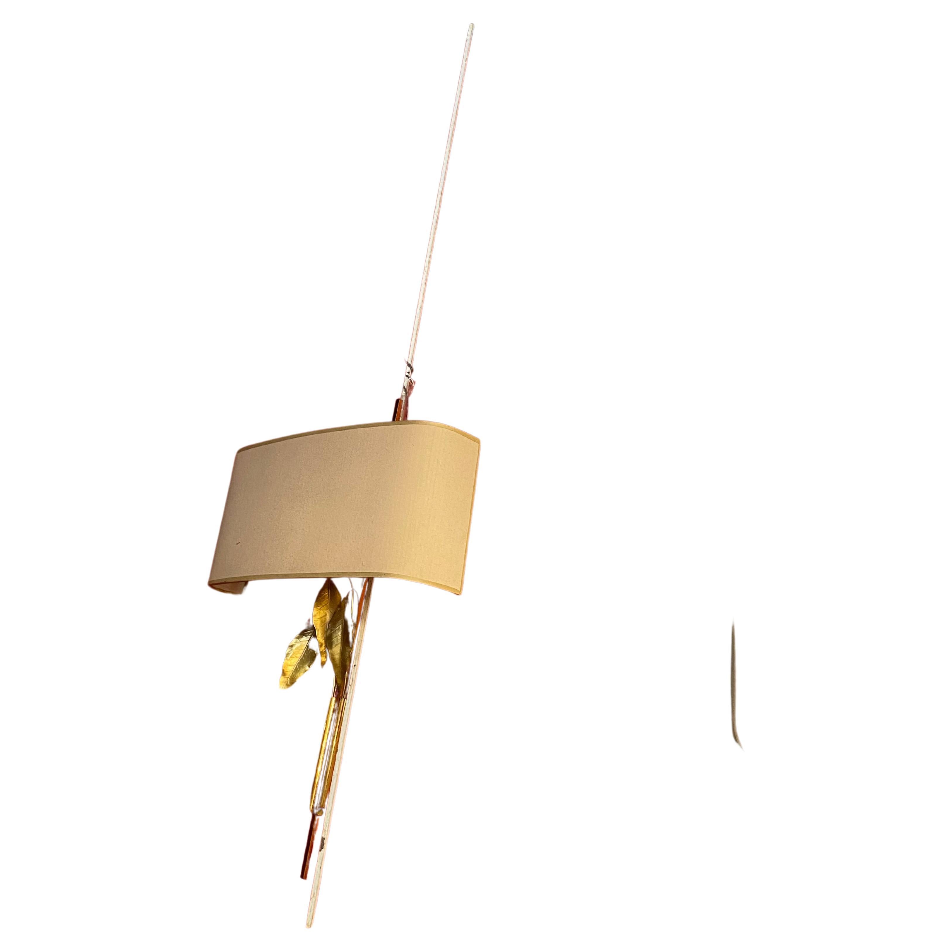 Due coppie di lampade da parete con foglie di alloro attribuite a Maison Charles in ottone in vendita