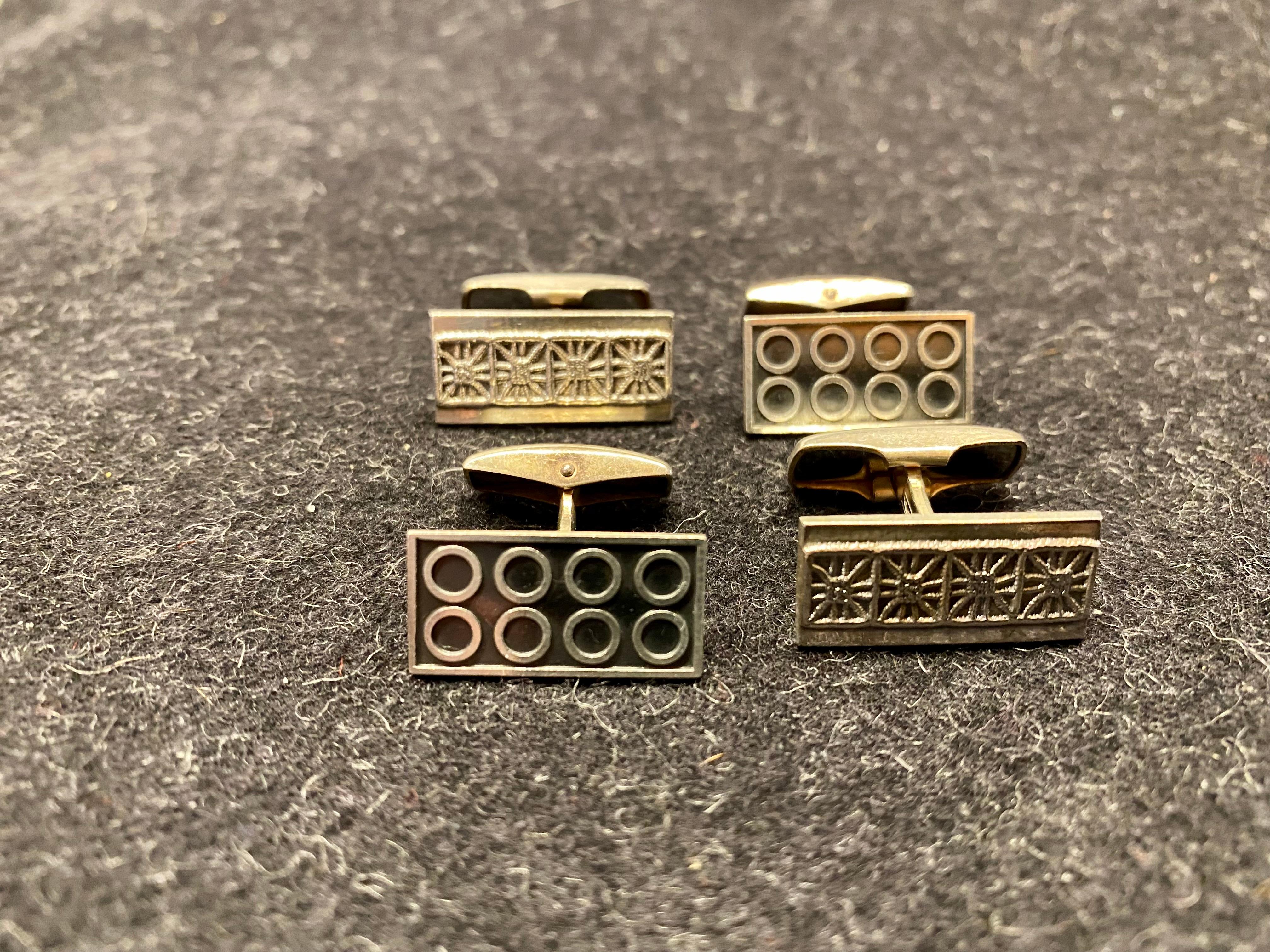 Silver Cufflinks Finland 1964 and 1969
Helsinki	Rauno Oma Mättö	ROM	1957-1998
813H and 830H Silver
2cm 
engravings.
Great Cufflinks
See more, we have several Cufflinks for sale.