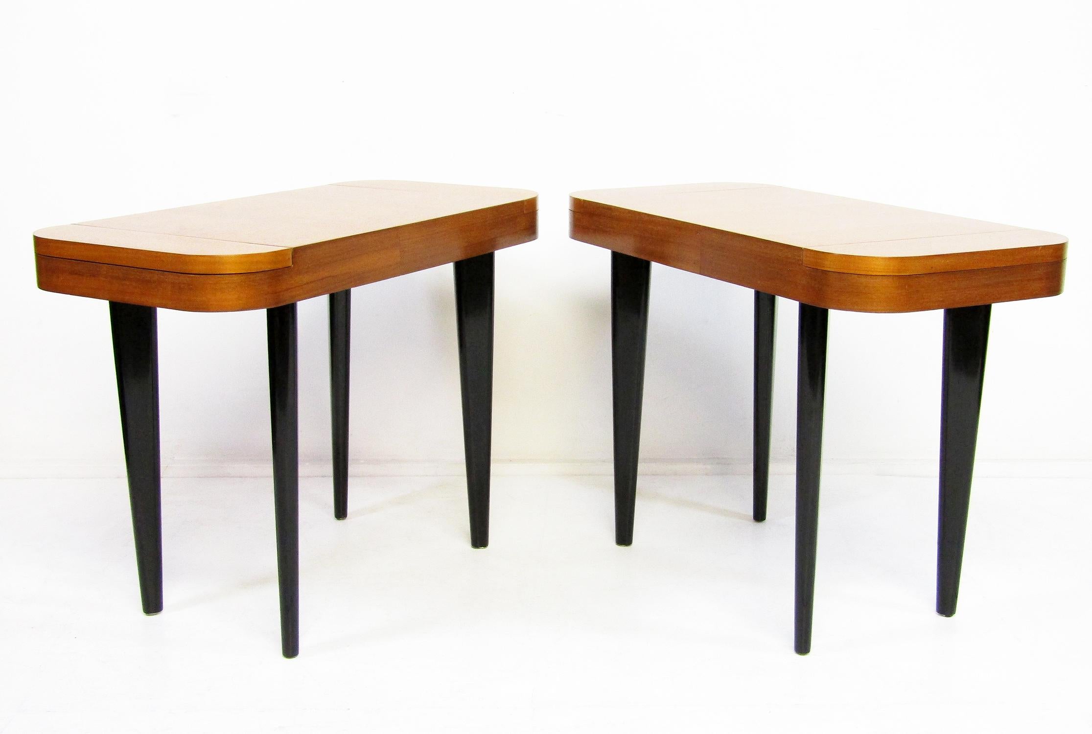 American Two Paldao Line Art Deco End Tables by Gilbert Rohde for Herman Miller, C 1940 For Sale