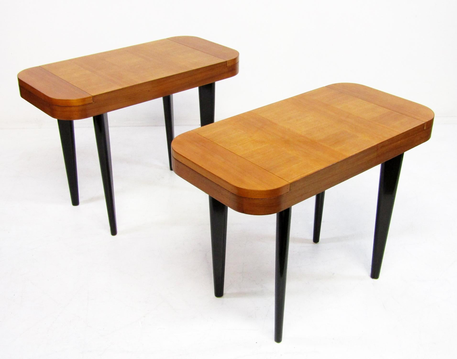 Two Paldao Line Art Deco End Tables by Gilbert Rohde for Herman Miller, C 1940 In Good Condition For Sale In Shepperton, Surrey