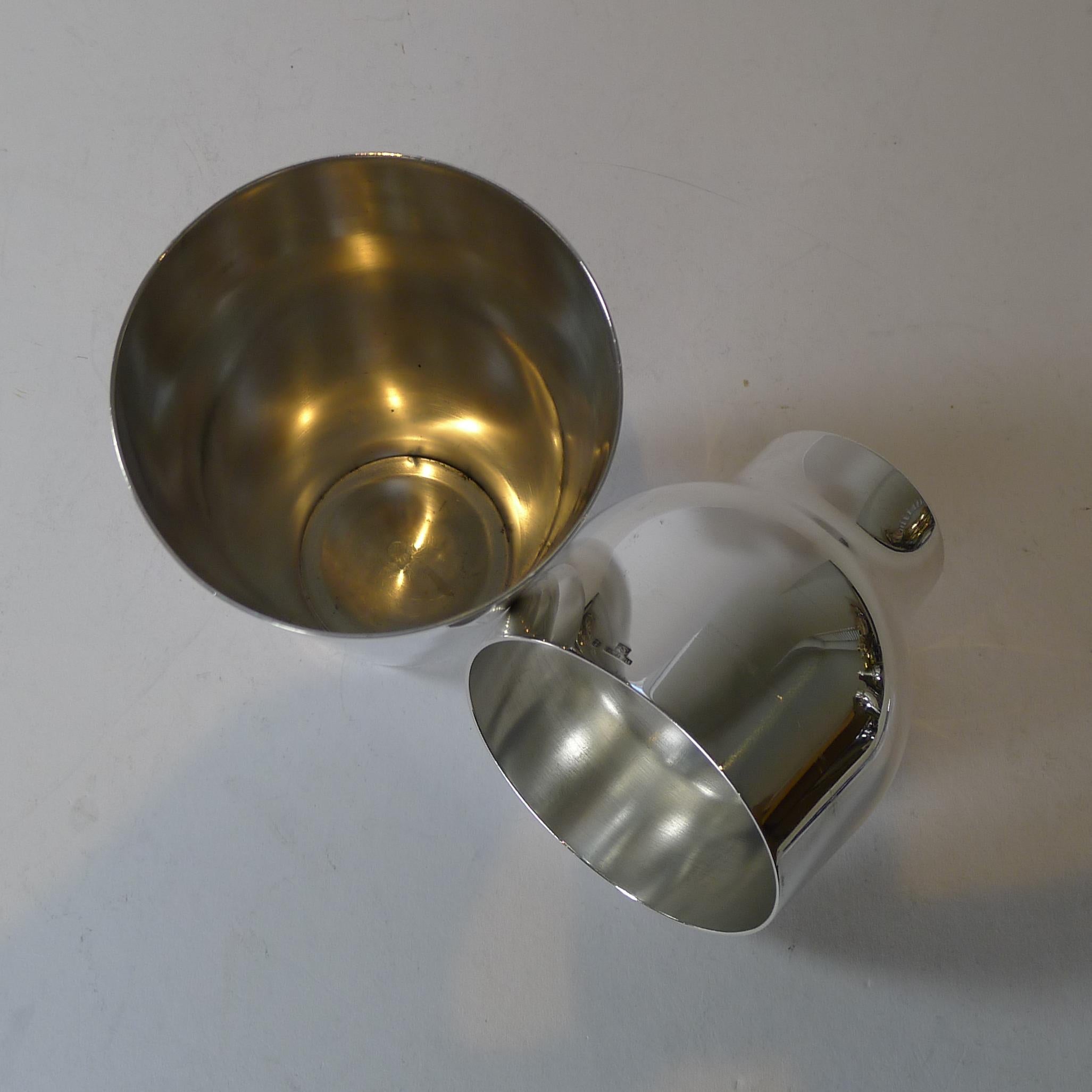 Two Part Modernist Cocktail Shaker by Orfèvrerie Christofle, Paris For Sale 1