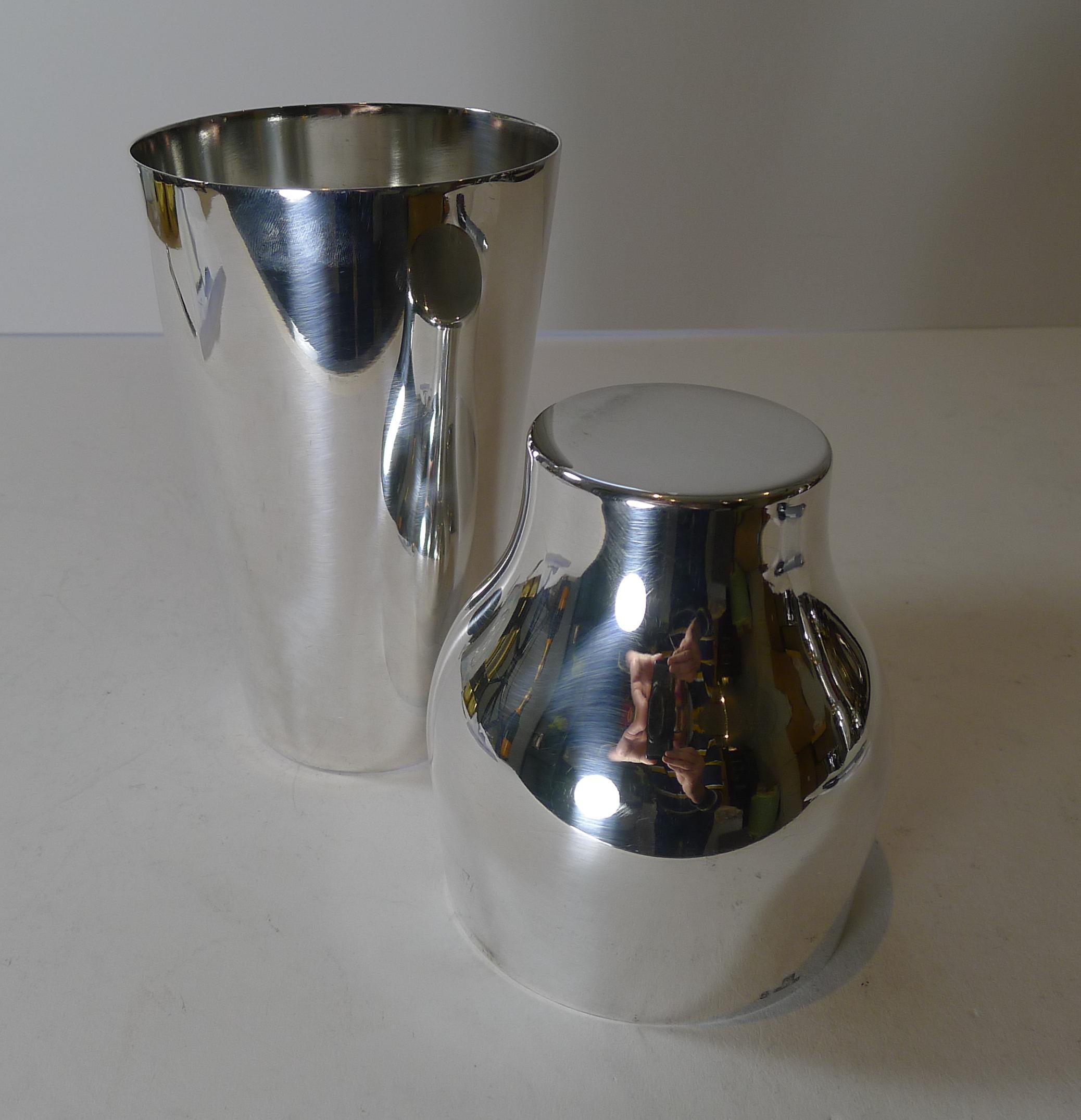 French Two Part Modernist Cocktail Shaker by Orfèvrerie Christofle, Paris For Sale