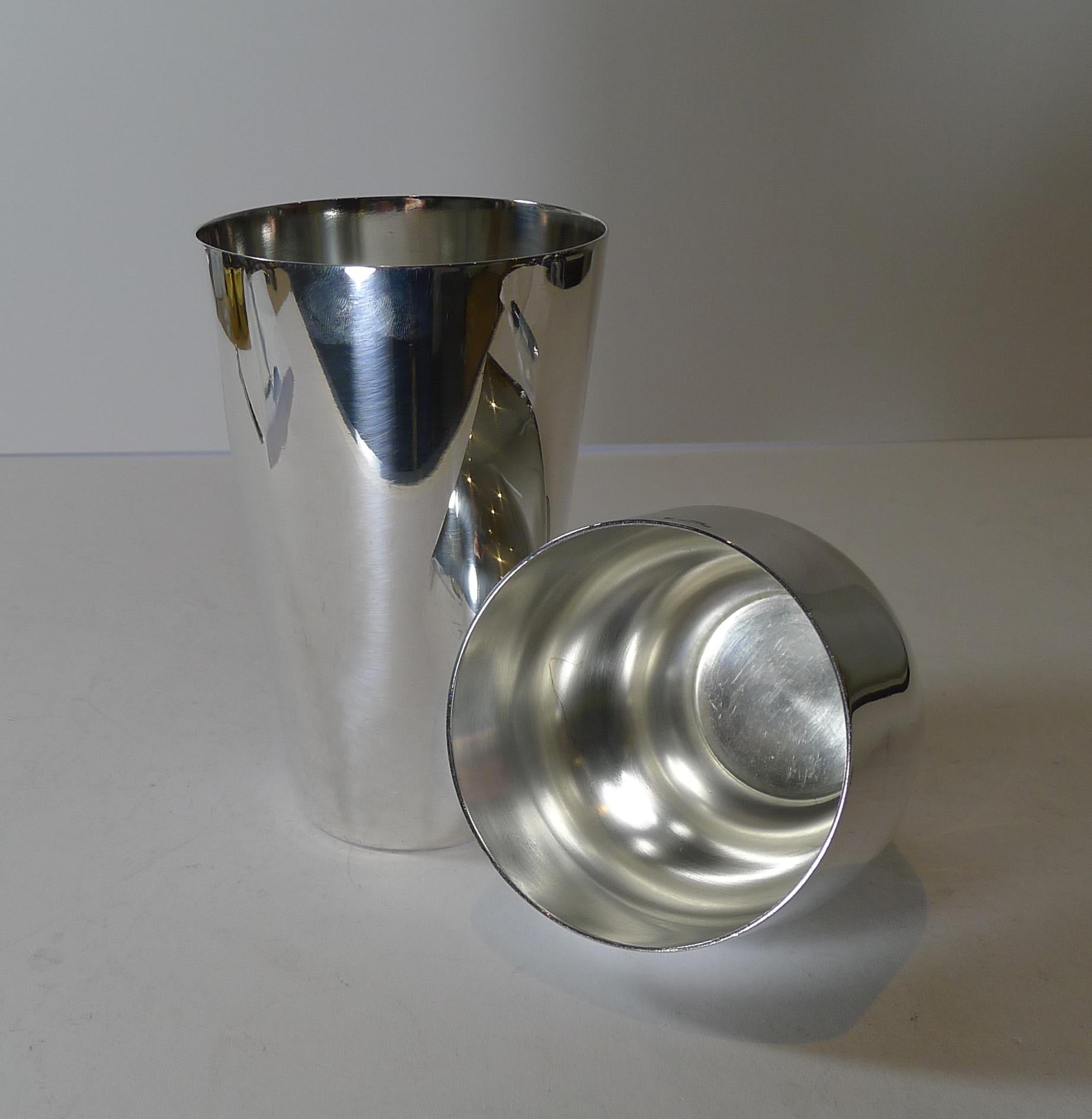 20th Century Two Part Modernist Cocktail Shaker by Orfèvrerie Christofle, Paris For Sale