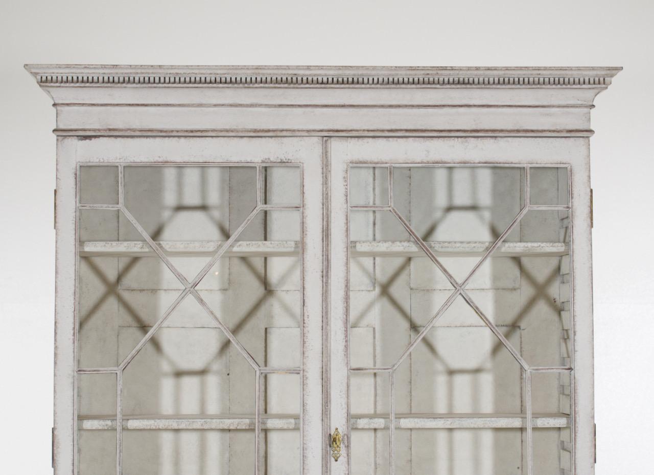 Two-Parts Vitrine Cabinet, circa 1790 In Good Condition For Sale In Aalsgaarde, DK