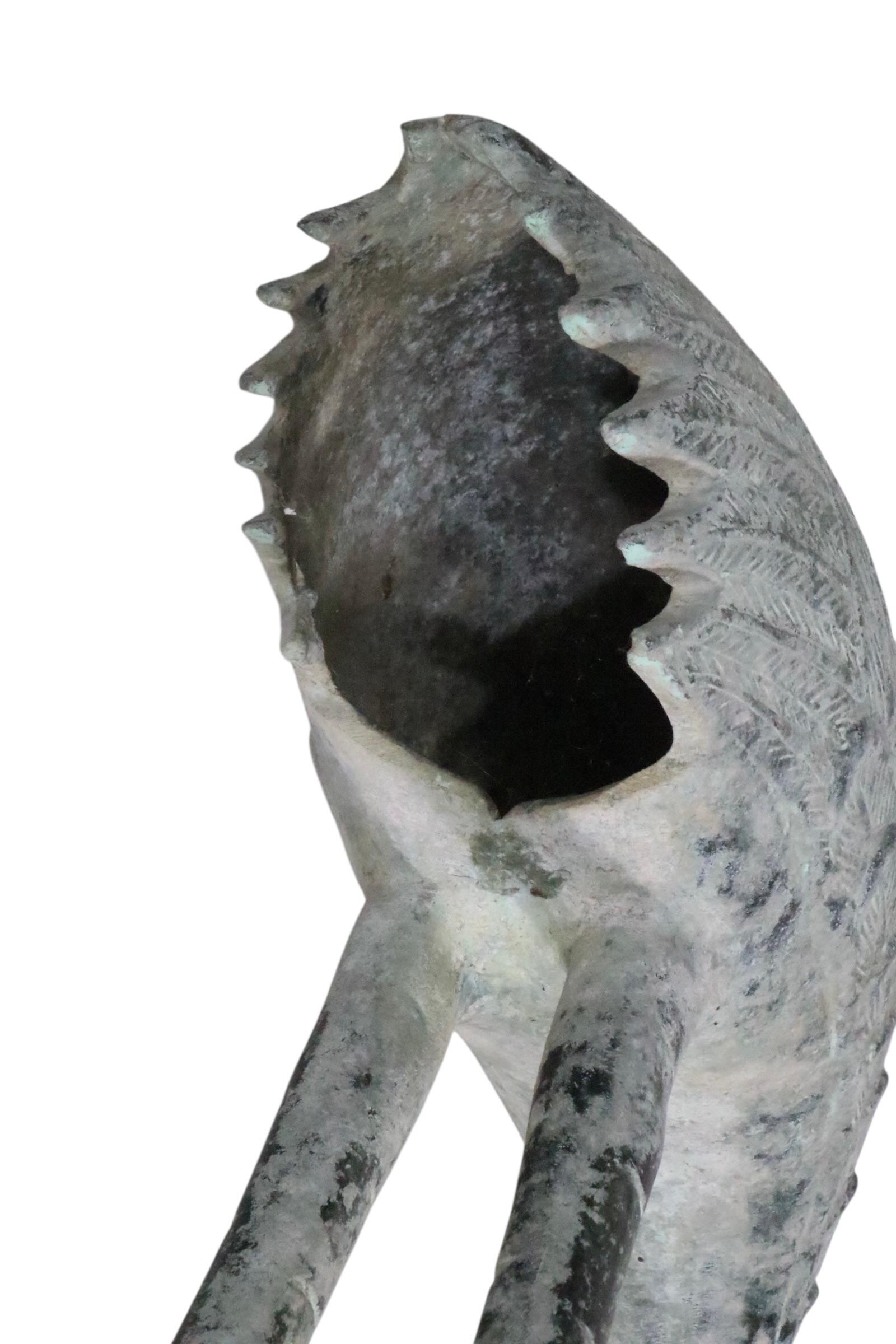 Zwei patinierte Metall Reiher Garten Ornamente im japanischen Stil im Angebot 7