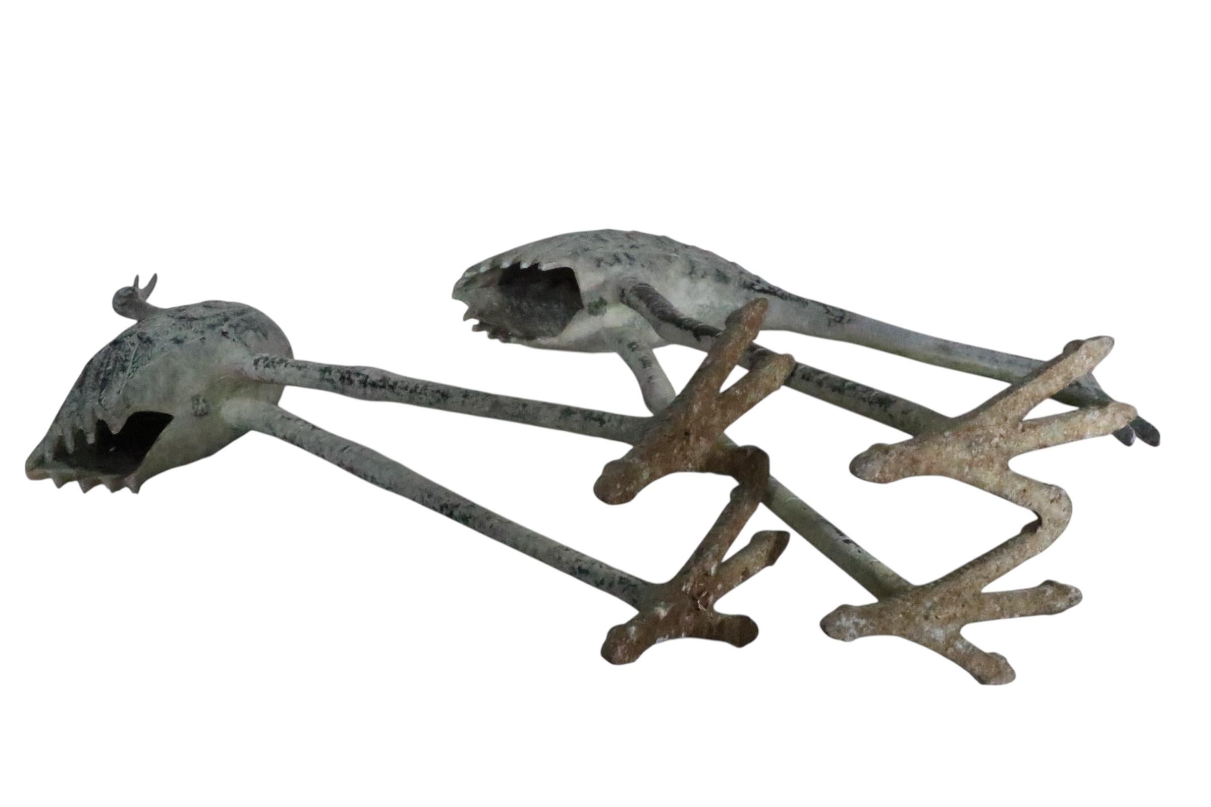 Zwei patinierte Metall Reiher Garten Ornamente im japanischen Stil im Angebot 10