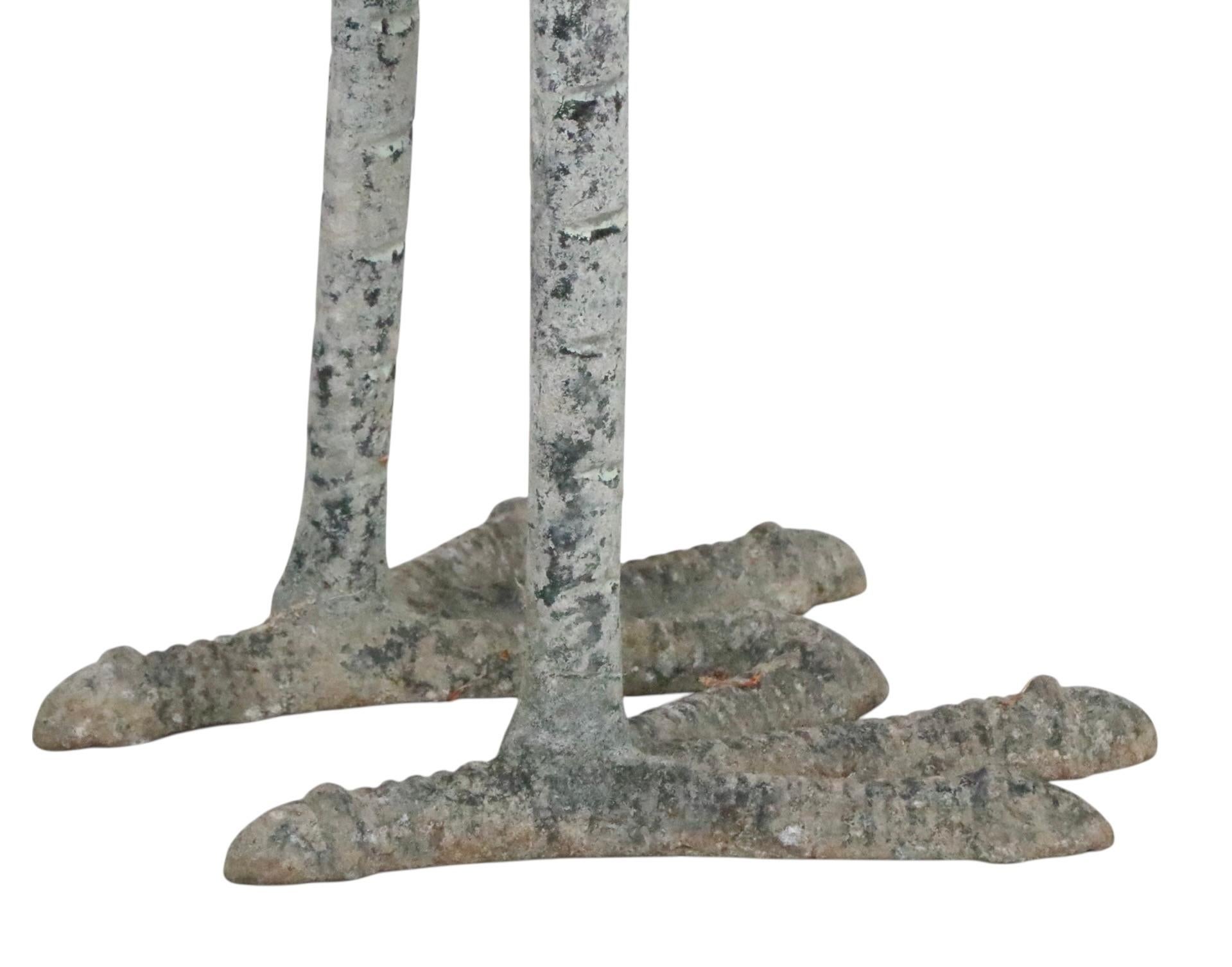 Zwei patinierte Metall Reiher Garten Ornamente im japanischen Stil (Zink) im Angebot