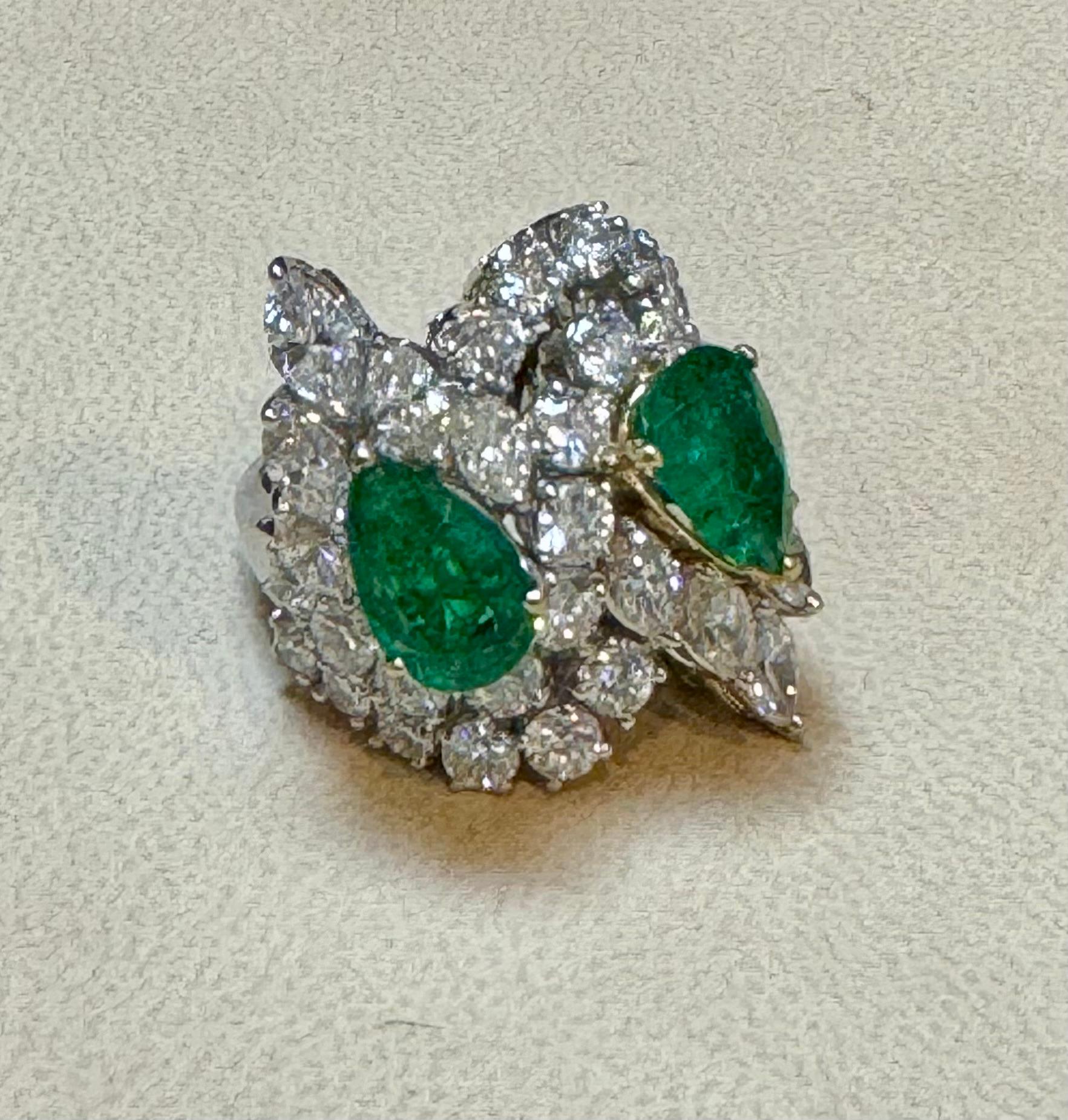 Two Pear shape 5.5 Ct Emerald  & 8.5 Ct Diamond Ring,  18K White Gold Size 6 For Sale 6