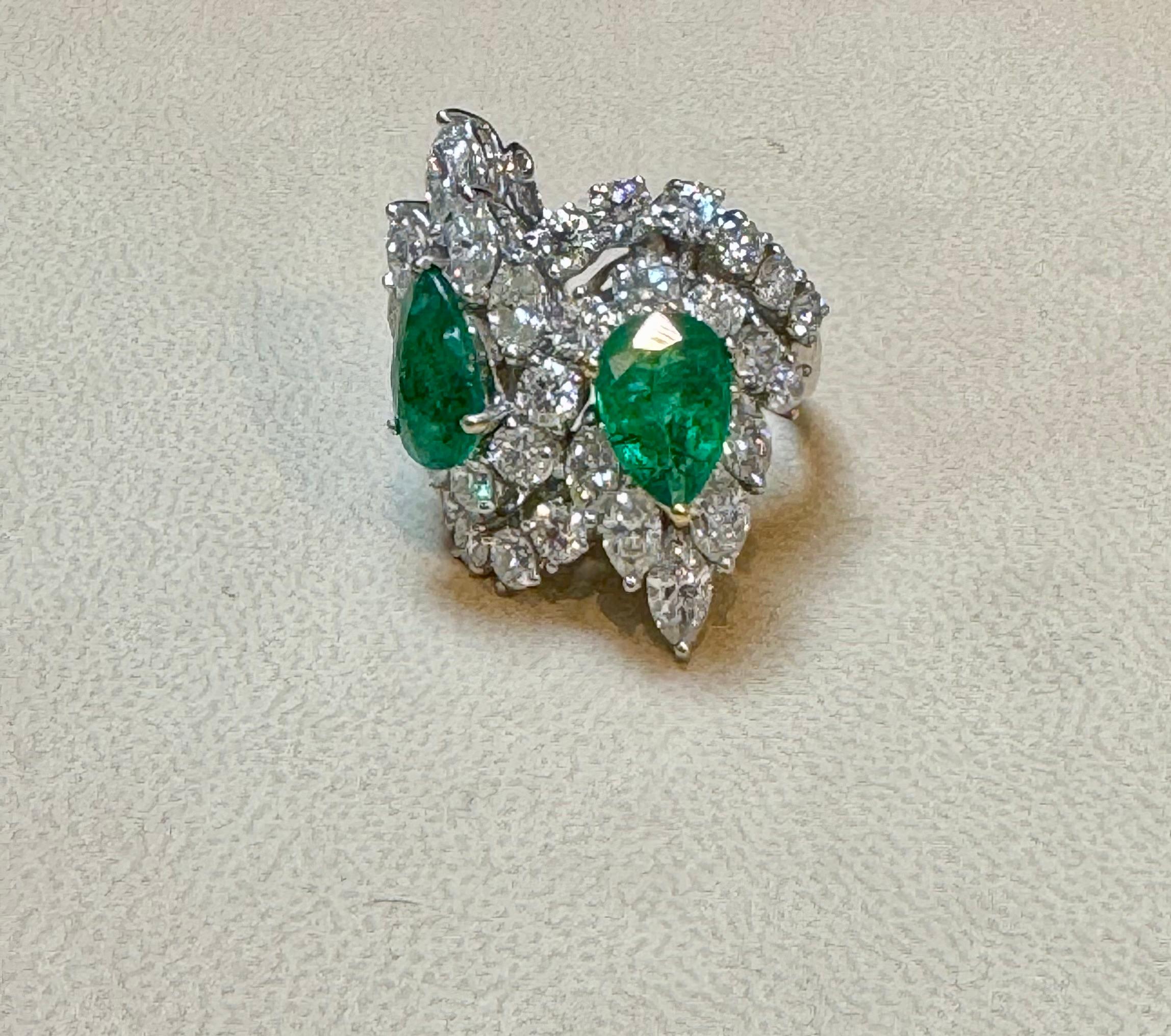 Two Pear shape 5.5 Ct Emerald  & 8.5 Ct Diamond Ring,  18K White Gold Size 6 For Sale 8
