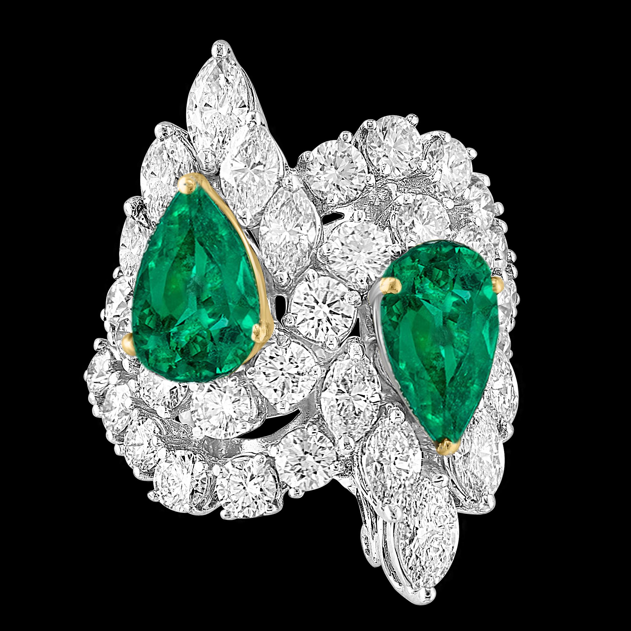 Deux émeraudes en forme de poire 5.5 Ct  & Bague en diamant de 8,5 ct,  Or blanc 18 carats taille 6 en vente 12