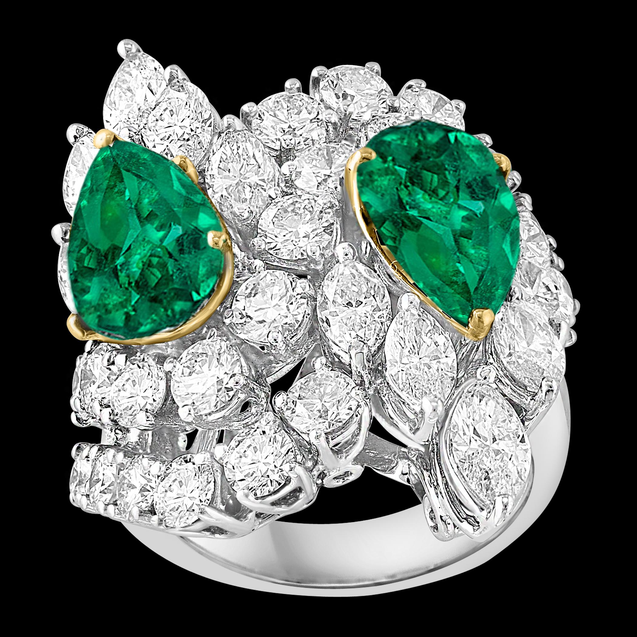 Deux émeraudes en forme de poire 5.5 Ct  & Bague en diamant de 8,5 ct,  Or blanc 18 carats taille 6 en vente 13