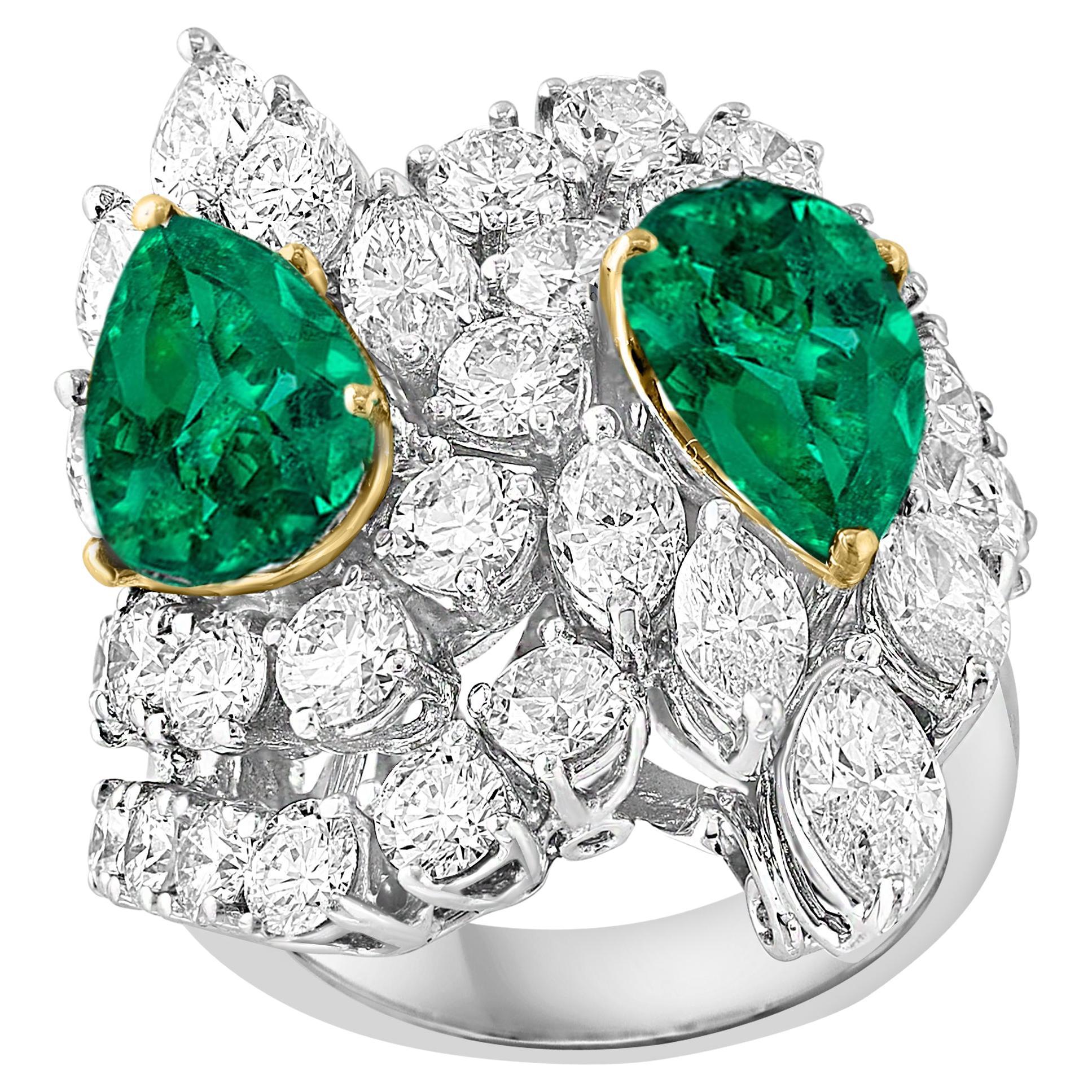 Two Pear shape 5.5 Ct Emerald  & 8.5 Ct Diamond Ring,  18K White Gold Size 6 For Sale