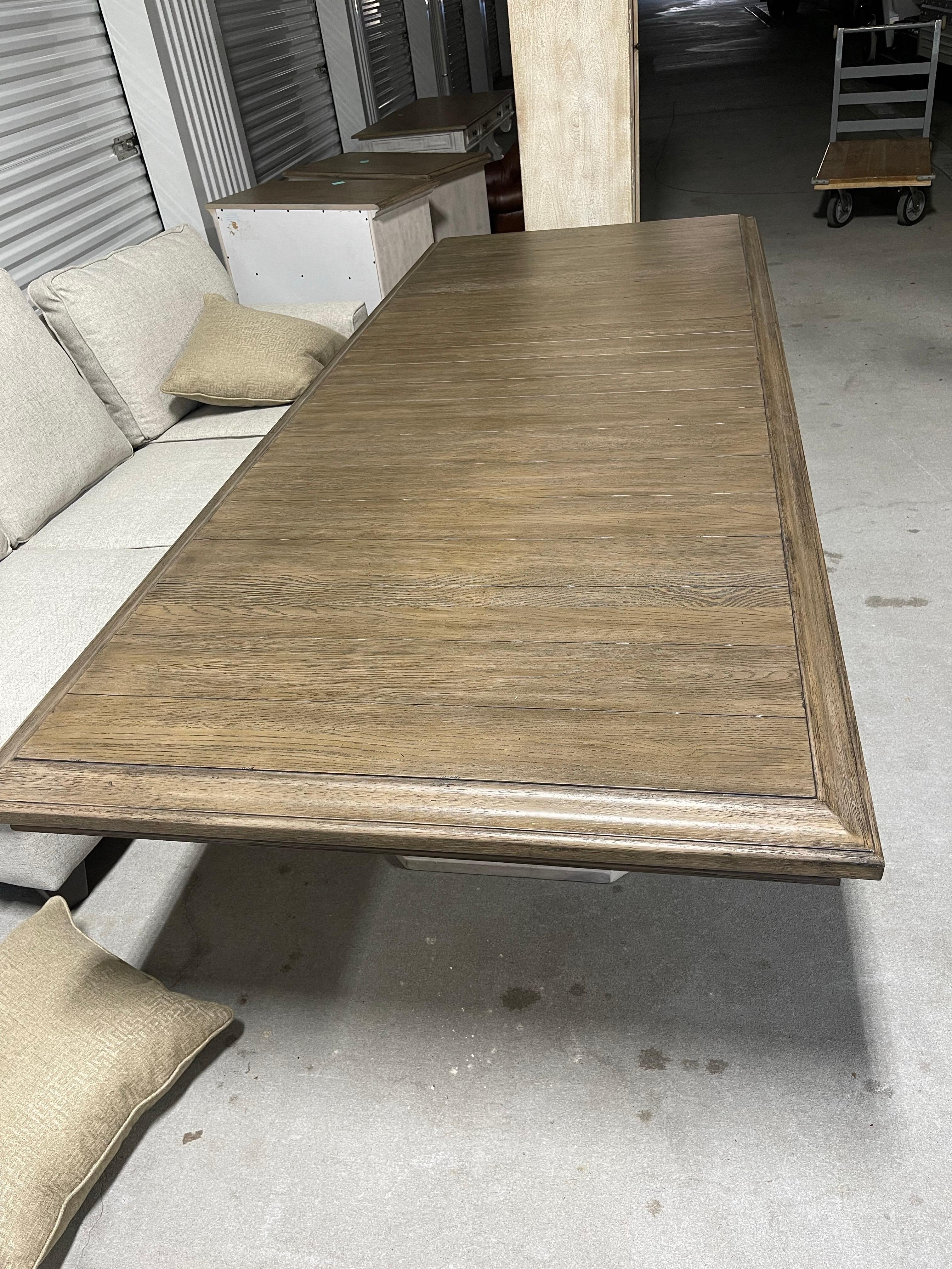 Table de salle à manger à deux piédestaux et plateau amovible, 21e siècle Bon état - En vente à Savannah, GA