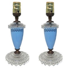 Zwei zierliche Art-Deco-Tischlampen aus blauem geschliffenem Glas - ein Paar