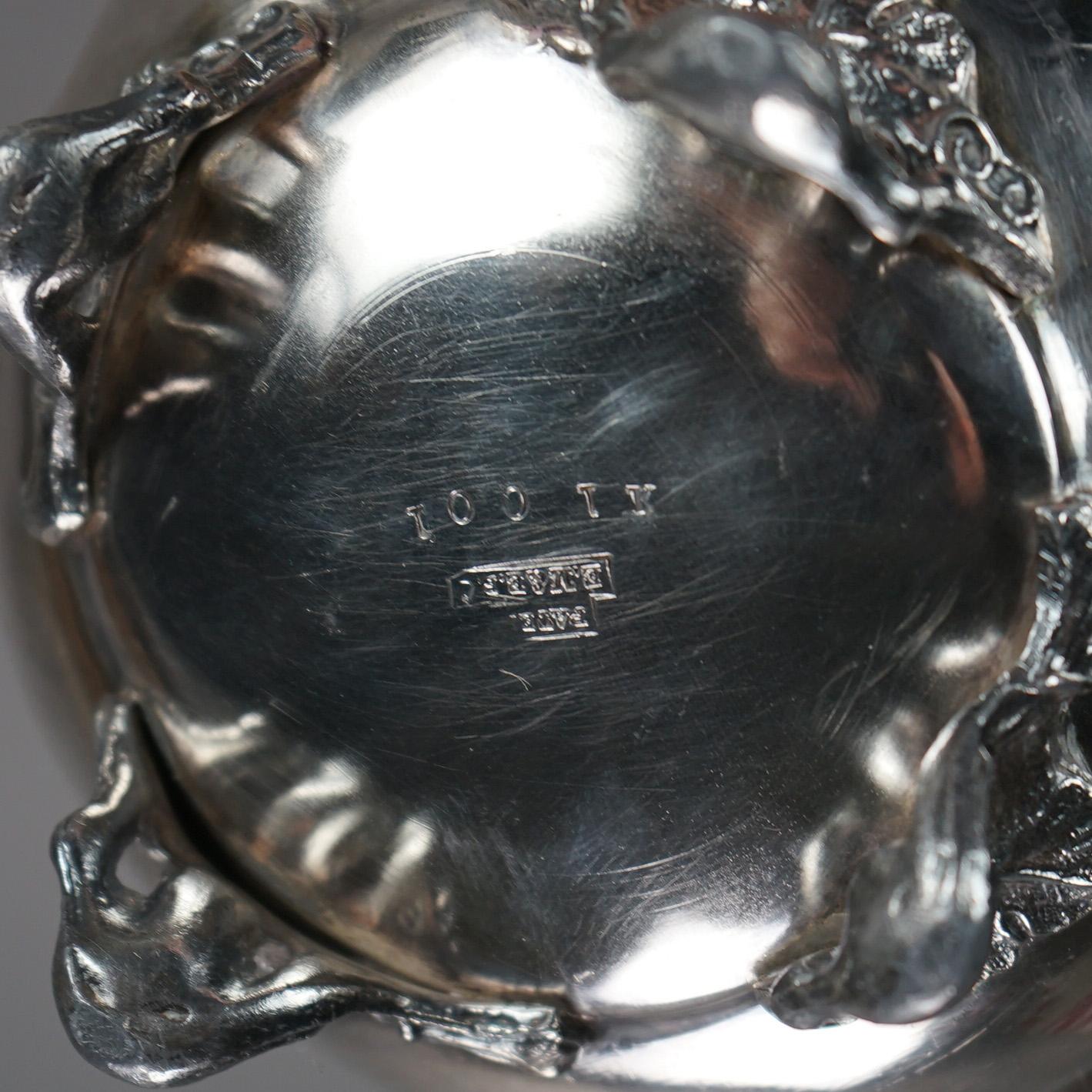 XIX secolo Set da tè antico con piedini e figure in argento placcato in due pezzi C1890 in vendita