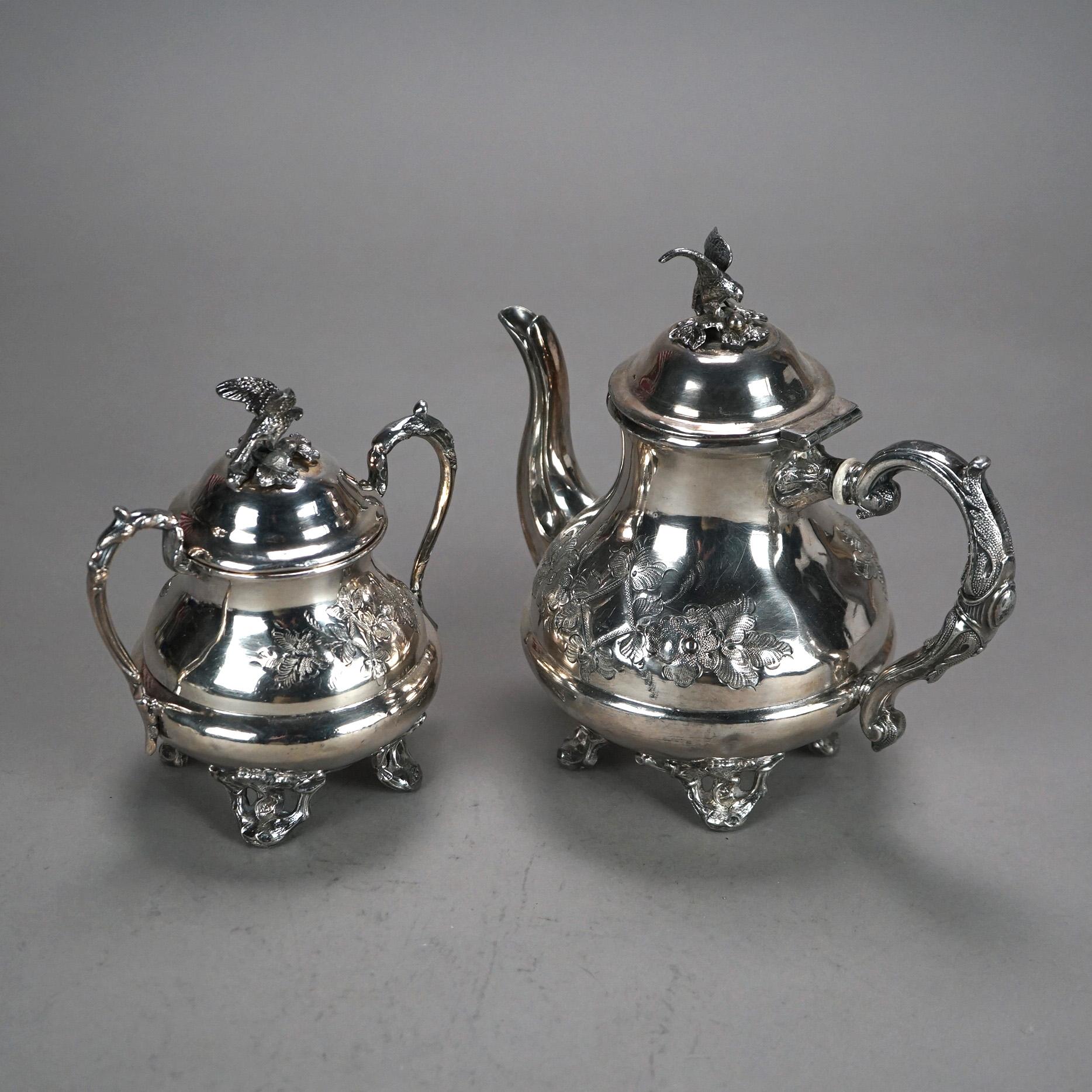 Set da tè antico con piedini e figure in argento placcato in due pezzi C1890 in vendita 1