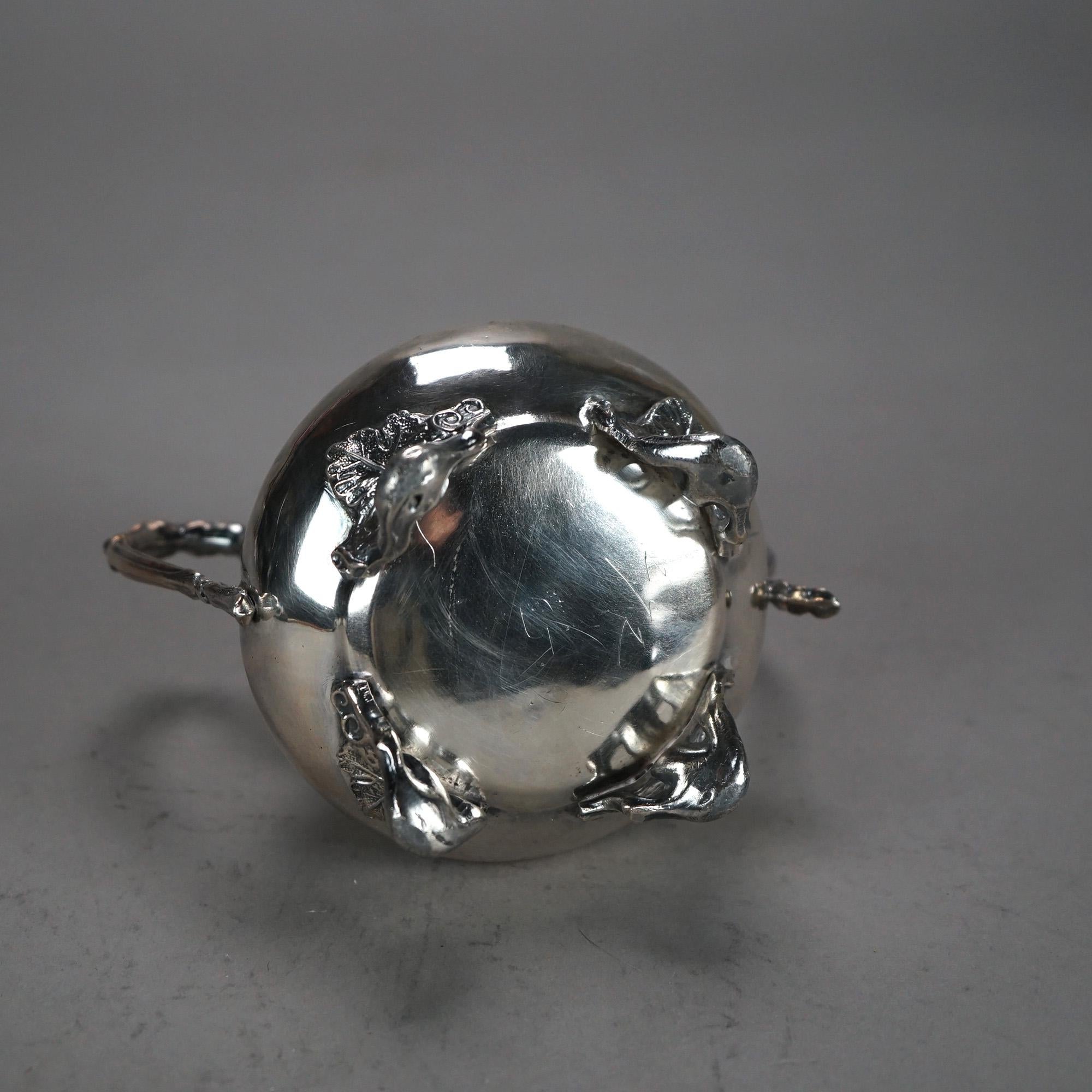 Set da tè antico con piedini e figure in argento placcato in due pezzi C1890 in vendita 3