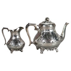 Juego de té antiguo de dos piezas con pie plateado C1890