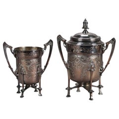Juego de té antiguo de dos piezas con pie plateado C1890