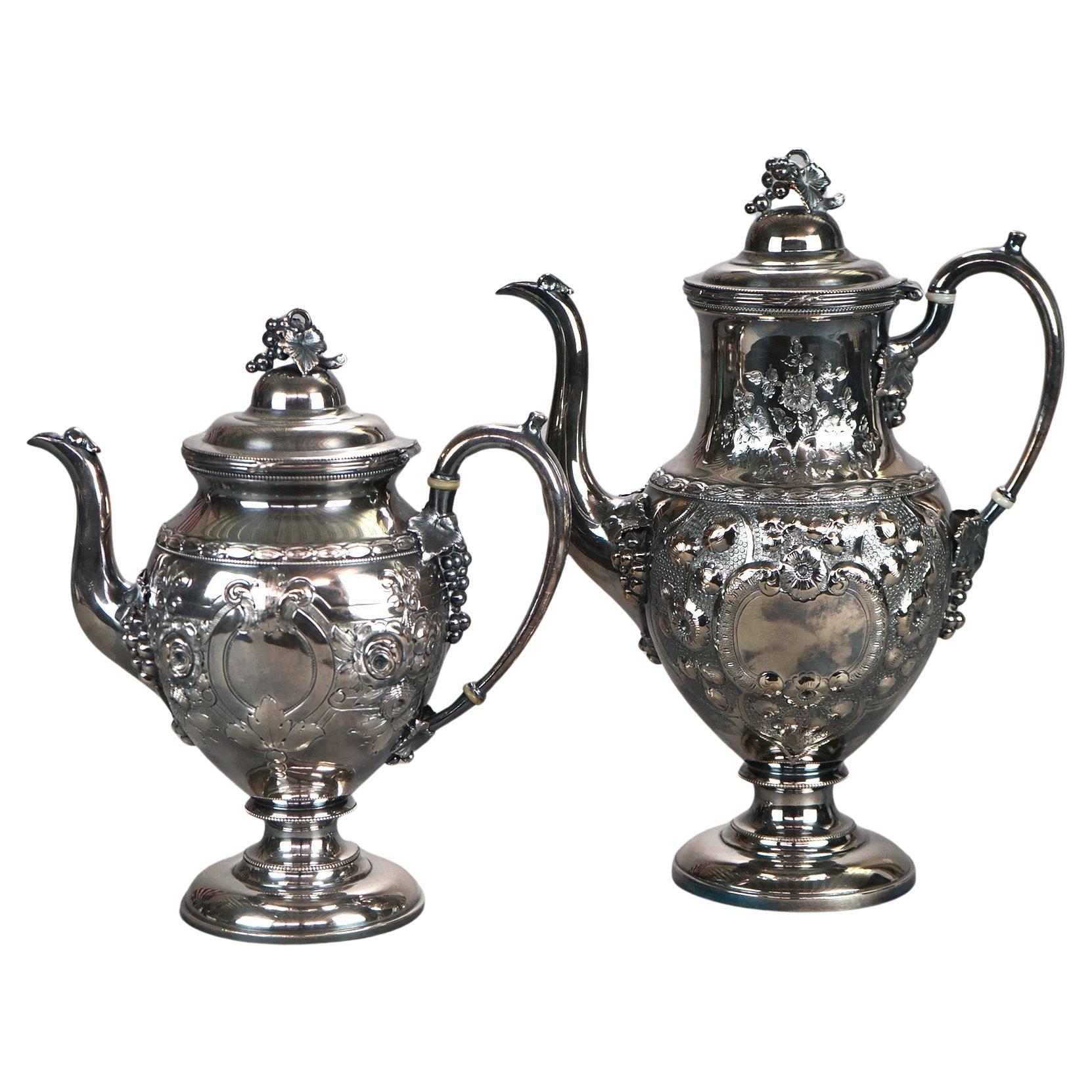Juego de té antiguo de dos piezas bañado en plata C1890