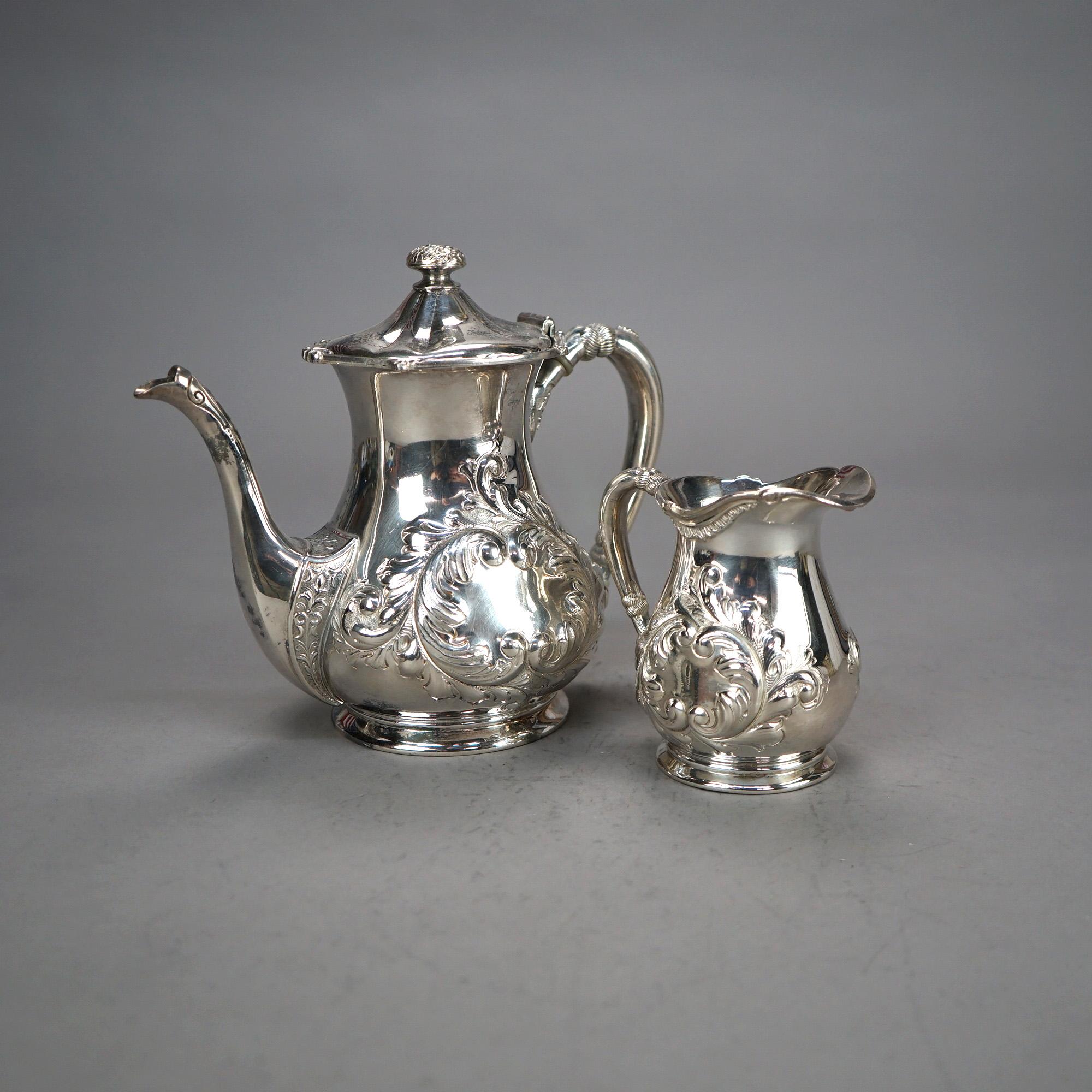 Placcato argento Set da tè antico in argento placcato in due pezzi con incisione a fogliame C1890 in vendita