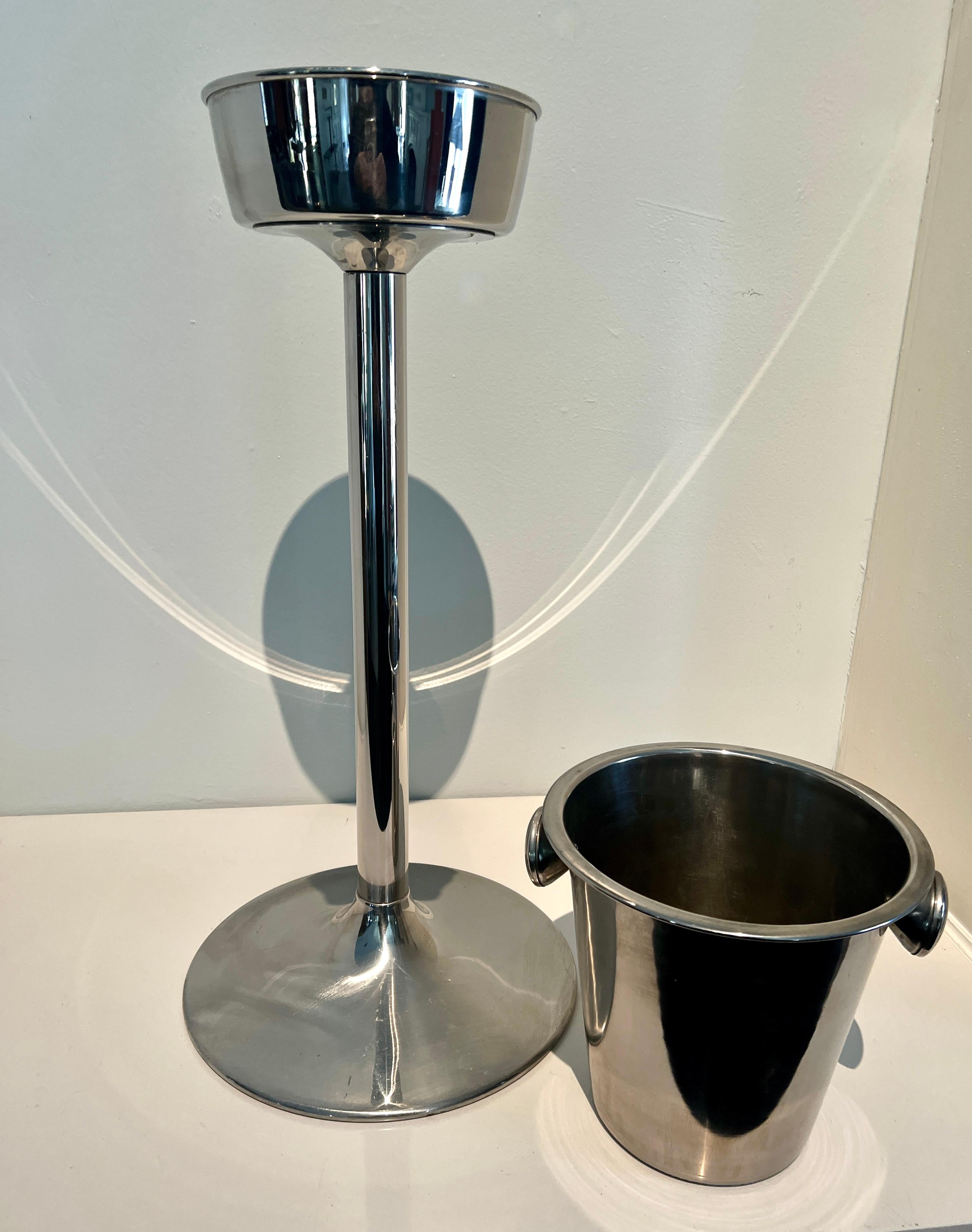 Zweiteiliger Champagnerkühler Eiskübel auf Stand (20. Jahrhundert) im Angebot