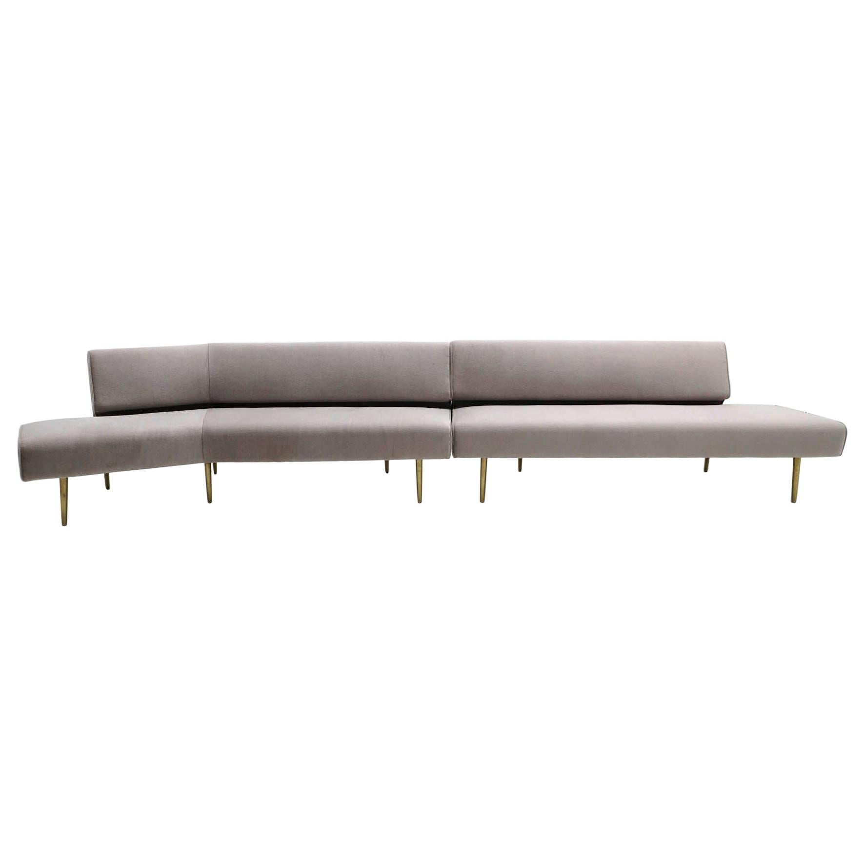 Zweiteiliges Dunbar-Sofa von Edward Wormley:: armlos:: Messingbeine:: Modelle 4756 & 4828
