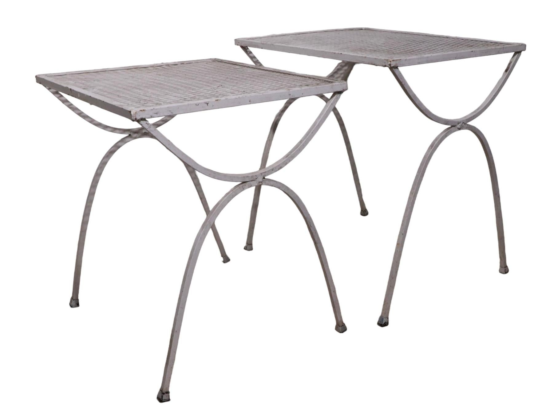Mesas nido de dos piezas para patio y piscina by Salterini 2 juegos disponibles siglo XX en venta
