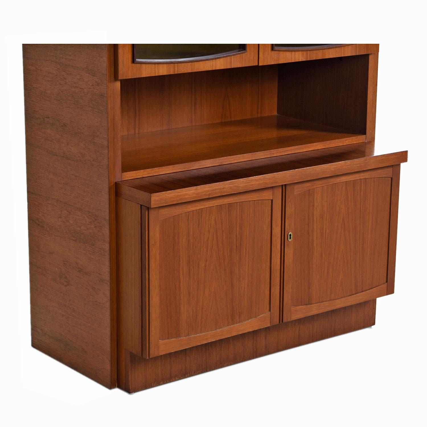 Scandinavian Modern Two-Piece German Modern Teak Display China Hutch Cabinet by Bartels Möbelstück
