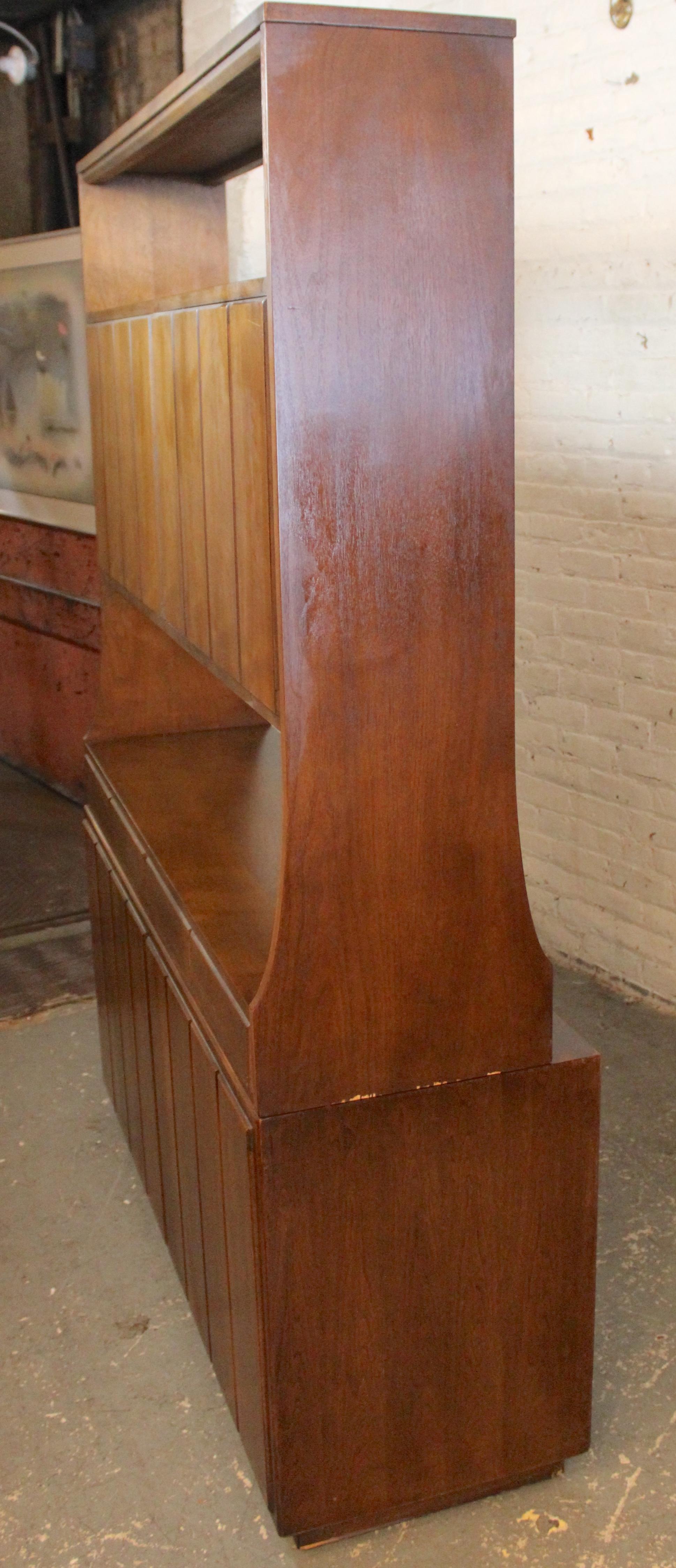Séparateur de pièce en deux parties par Broyhill en vente 8