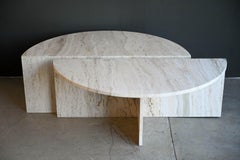 Ensemble de deux tables basses rondes en travertin par Up & Up, vers 1970