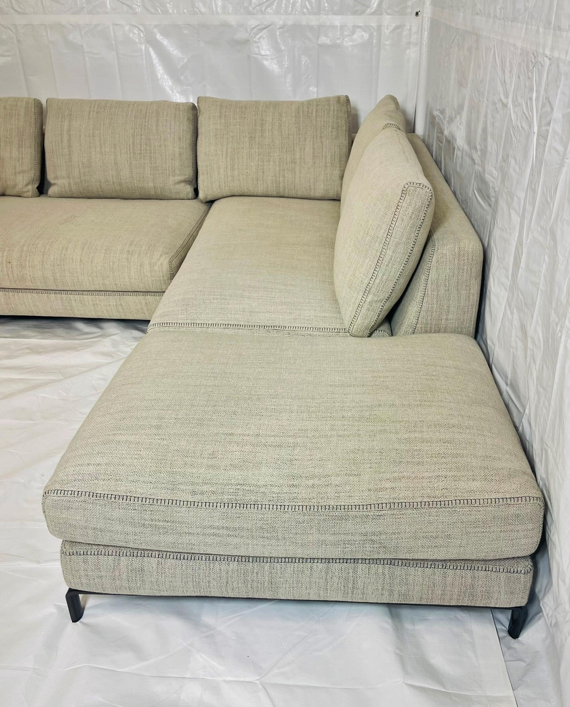 Canapé sectionnel en deux parties par Antonio Citterio pour B&B Italia, Italie moderne en vente 5