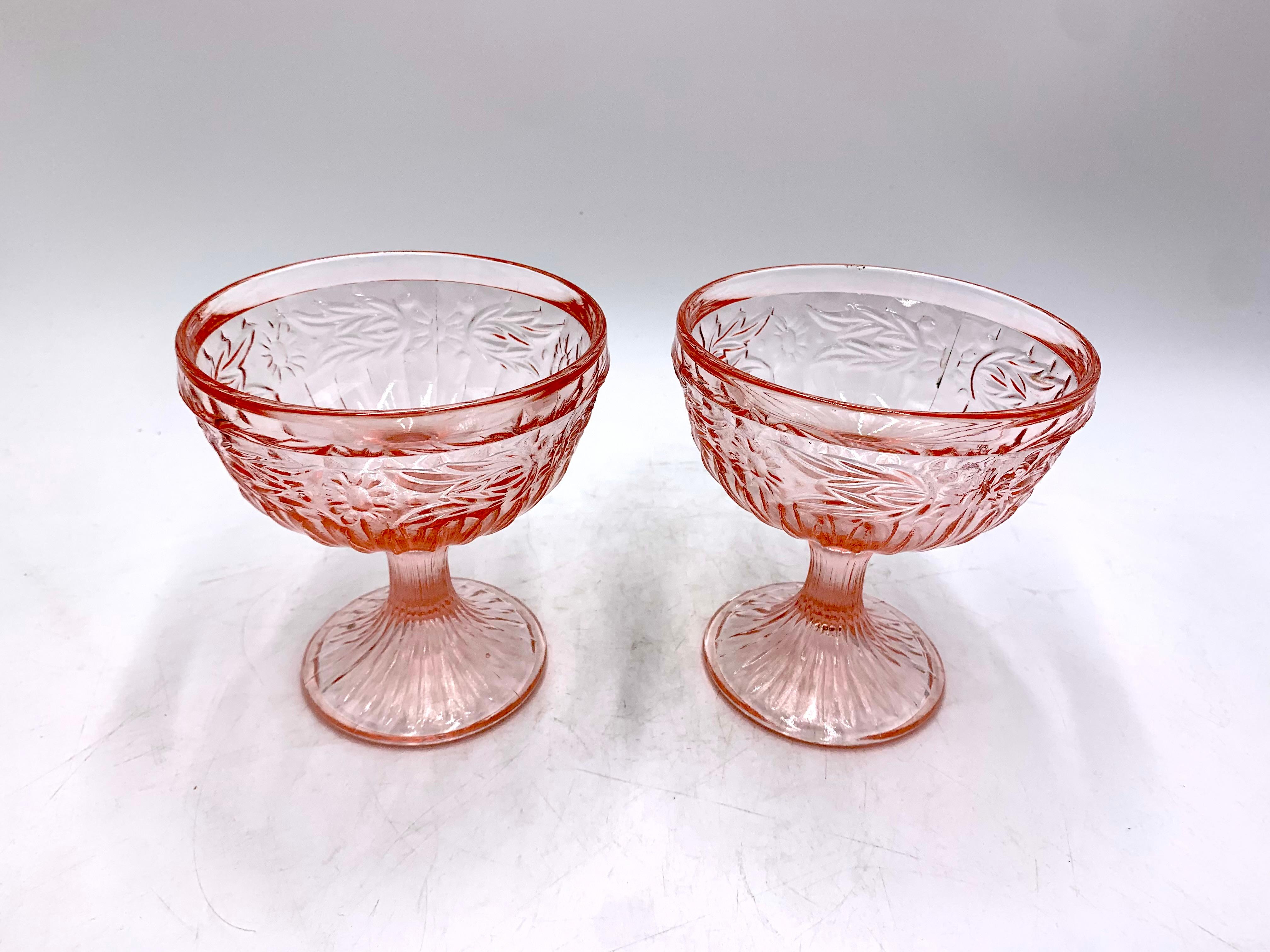 Two salmon-pink cups/sugar bowls manufactured by HSG Zabkowice in the 1970s. Very good condition, no damage.

Measures: height 13cm

diameter 11cm.