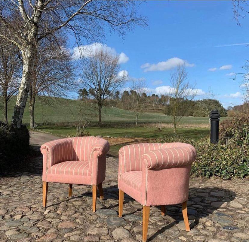 Two Pink Lounge Chairs from the 1950s In Good Condition In Mørkøv, 85