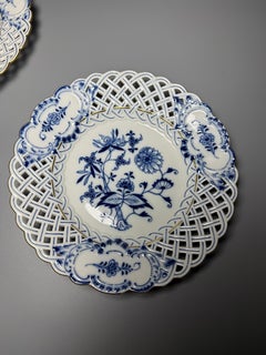 Two Plates 24 cm Meissen Blue Onion Gilt Germany
