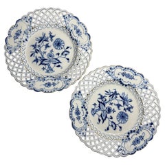 Deux assiettes Meissen bleu oignon doré Allemagne