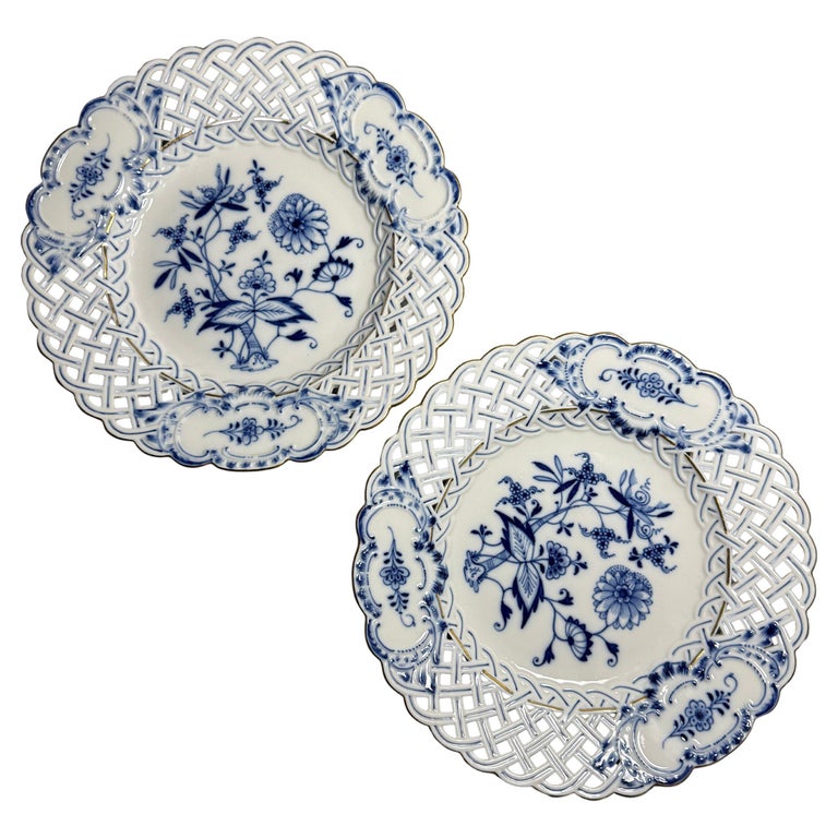 Meissener „Blue Onion“-Mittagsteller, vergoldetes Porzellan, Deutschland, 1924–1934 im Angebot bei 1stDibs Deutschland