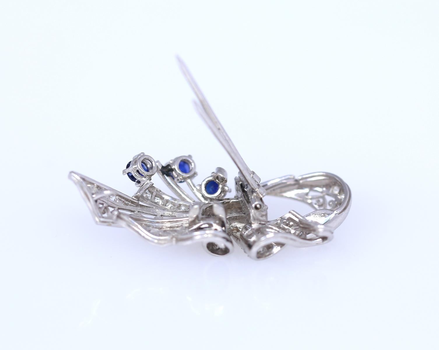 Two Platinum Brooches Sapphires Diamonds, 1930 For Sale 3