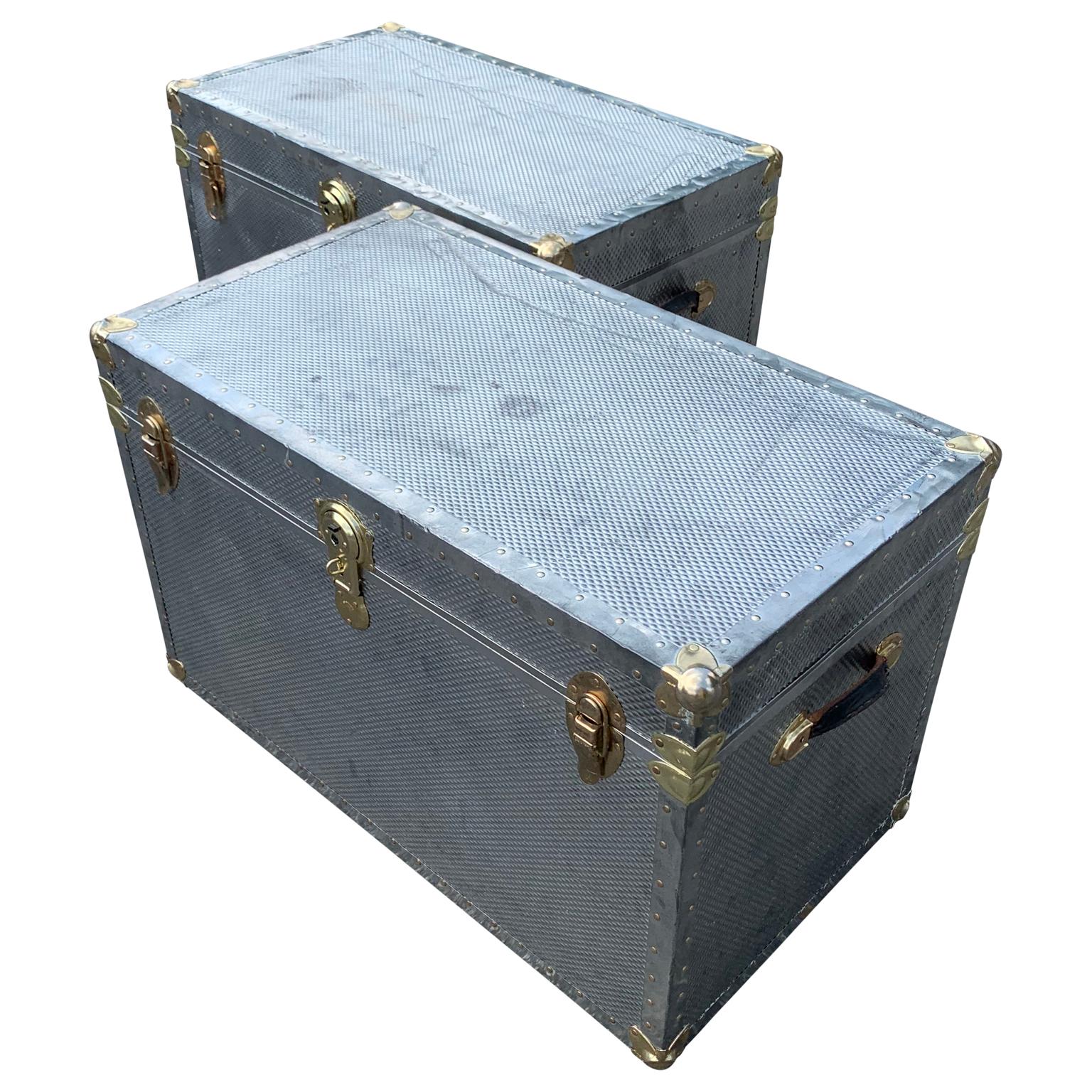 Two Polished Diamond Aluminum and Brass Streamer Trunks (Poliert)