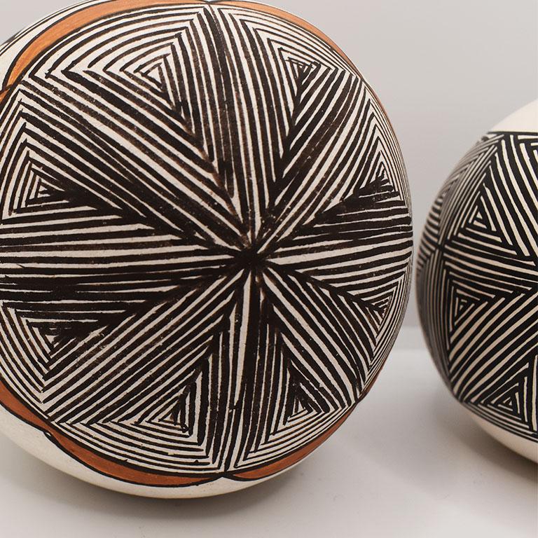 American Two Polychrome Southwestern Indian Acoma Vessels in Brown, Black Orange, a Pair For Sale