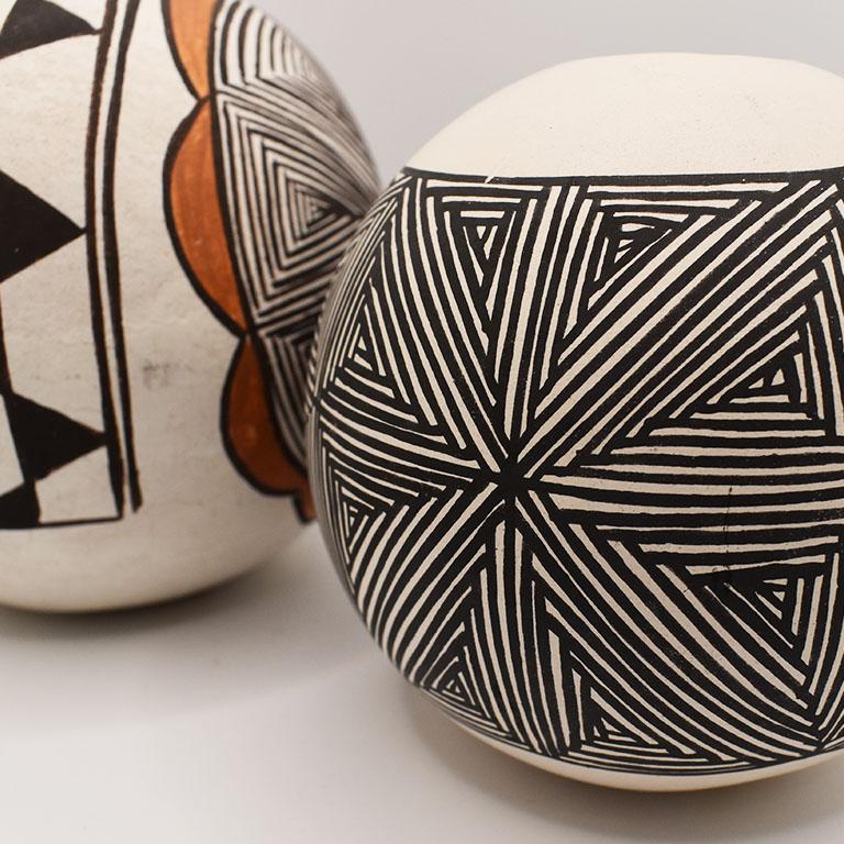 20th Century Two Polychrome Southwestern Indian Acoma Vessels in Brown, Black Orange, a Pair For Sale