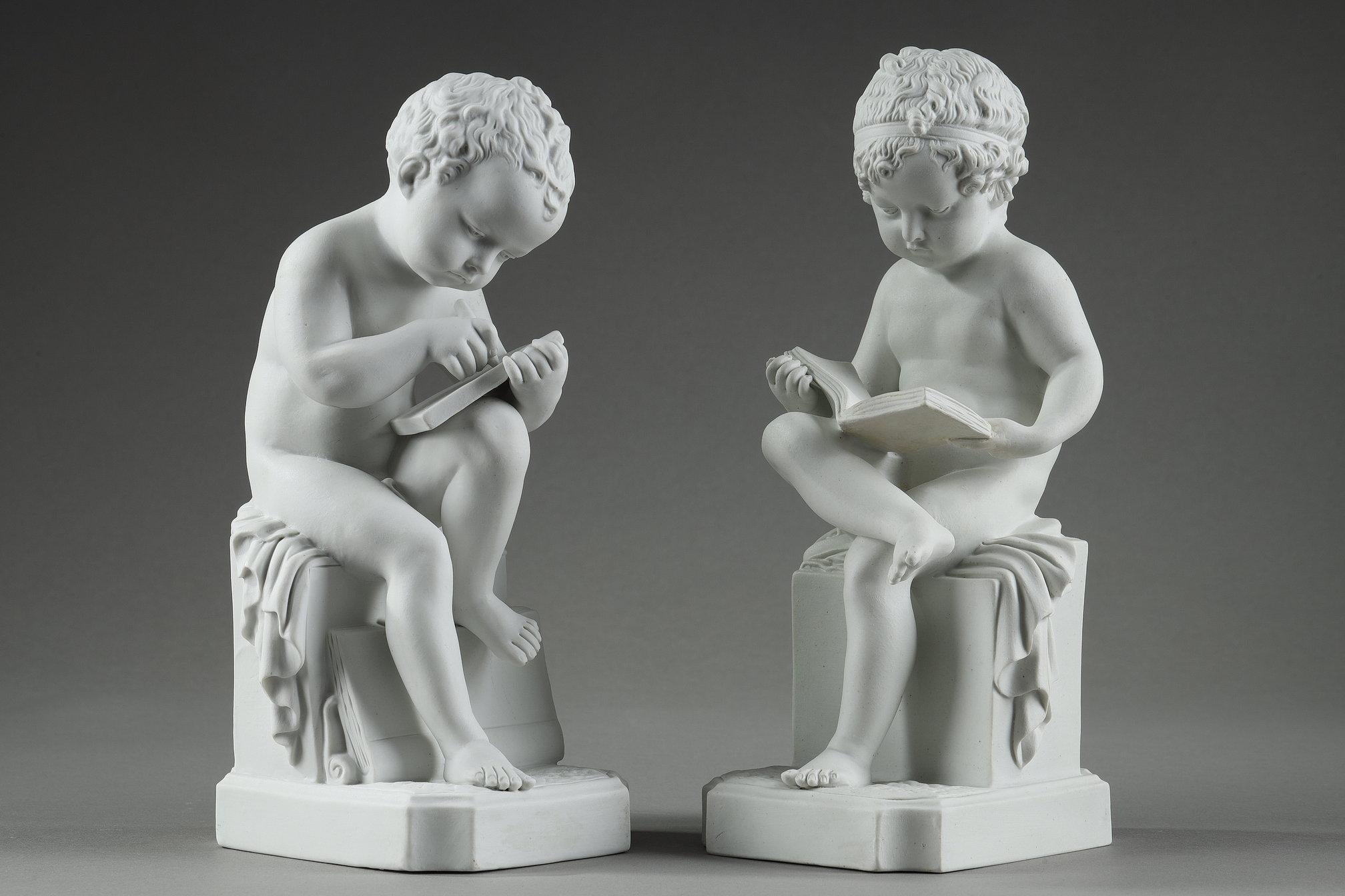 Two porcelain biscuit figurines of The Child Reading and The Child Drawing In Good Condition For Sale In Paris, FR