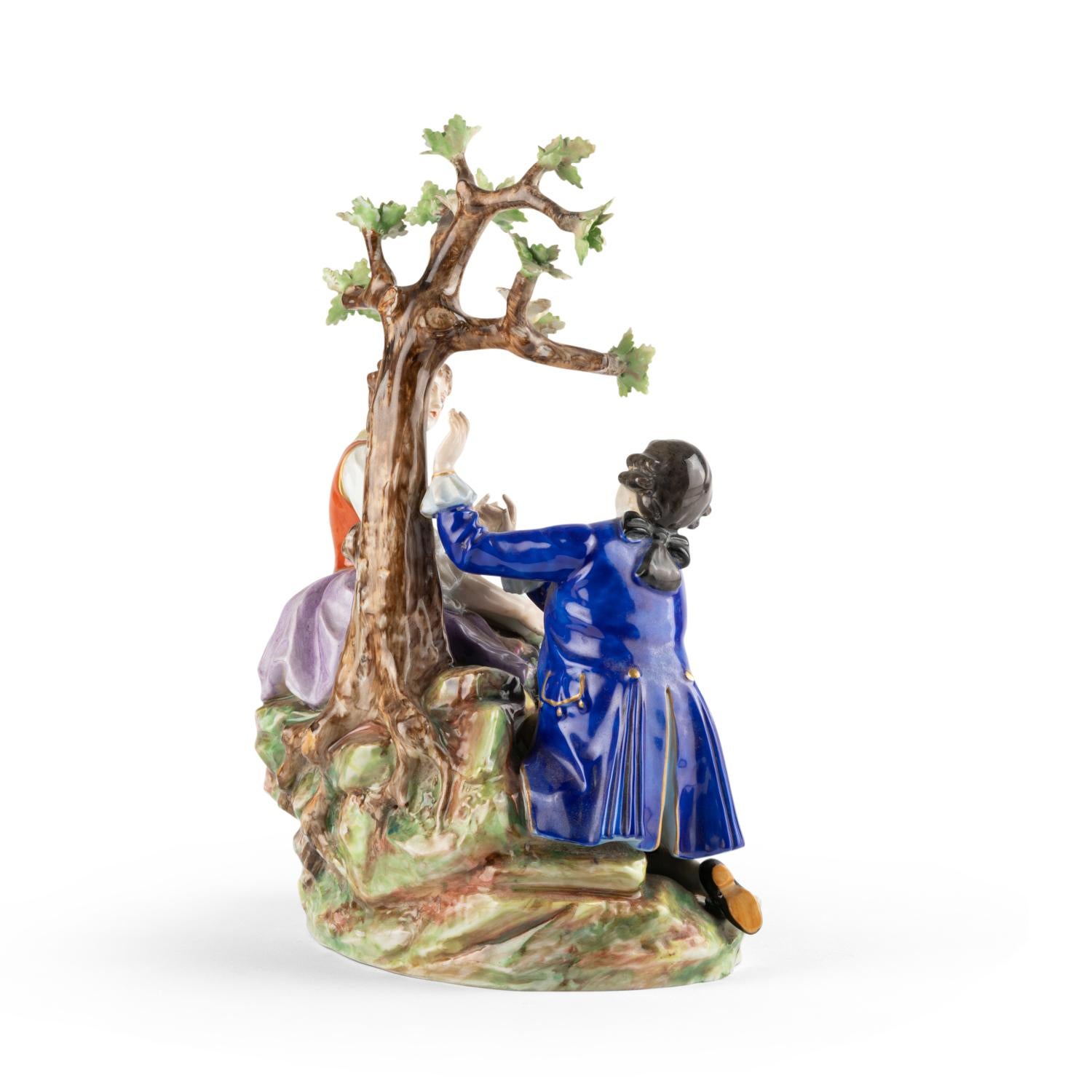 Two Porcelain Sculptures in the Saxe Style, 19th Century, Napoleon III Period. In Good Condition In Saint-Ouen, FR