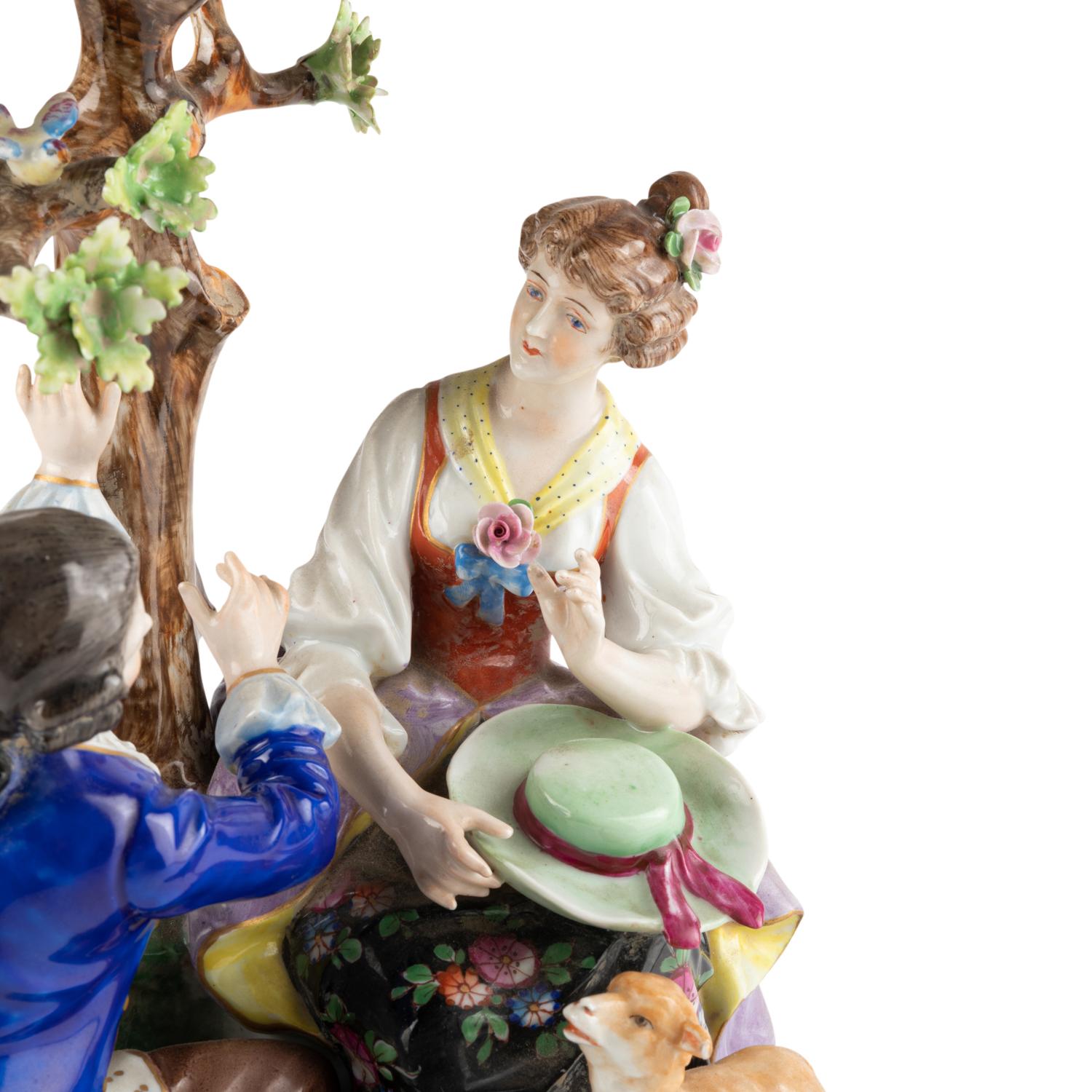 Two Porcelain Sculptures in the Saxe Style, 19th Century, Napoleon III Period. 2