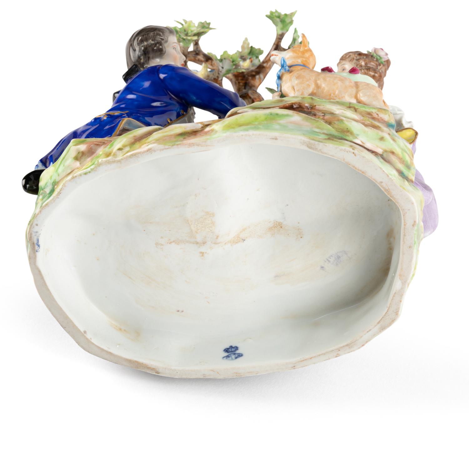 Two Porcelain Sculptures in the Saxe Style, 19th Century, Napoleon III Period. 5