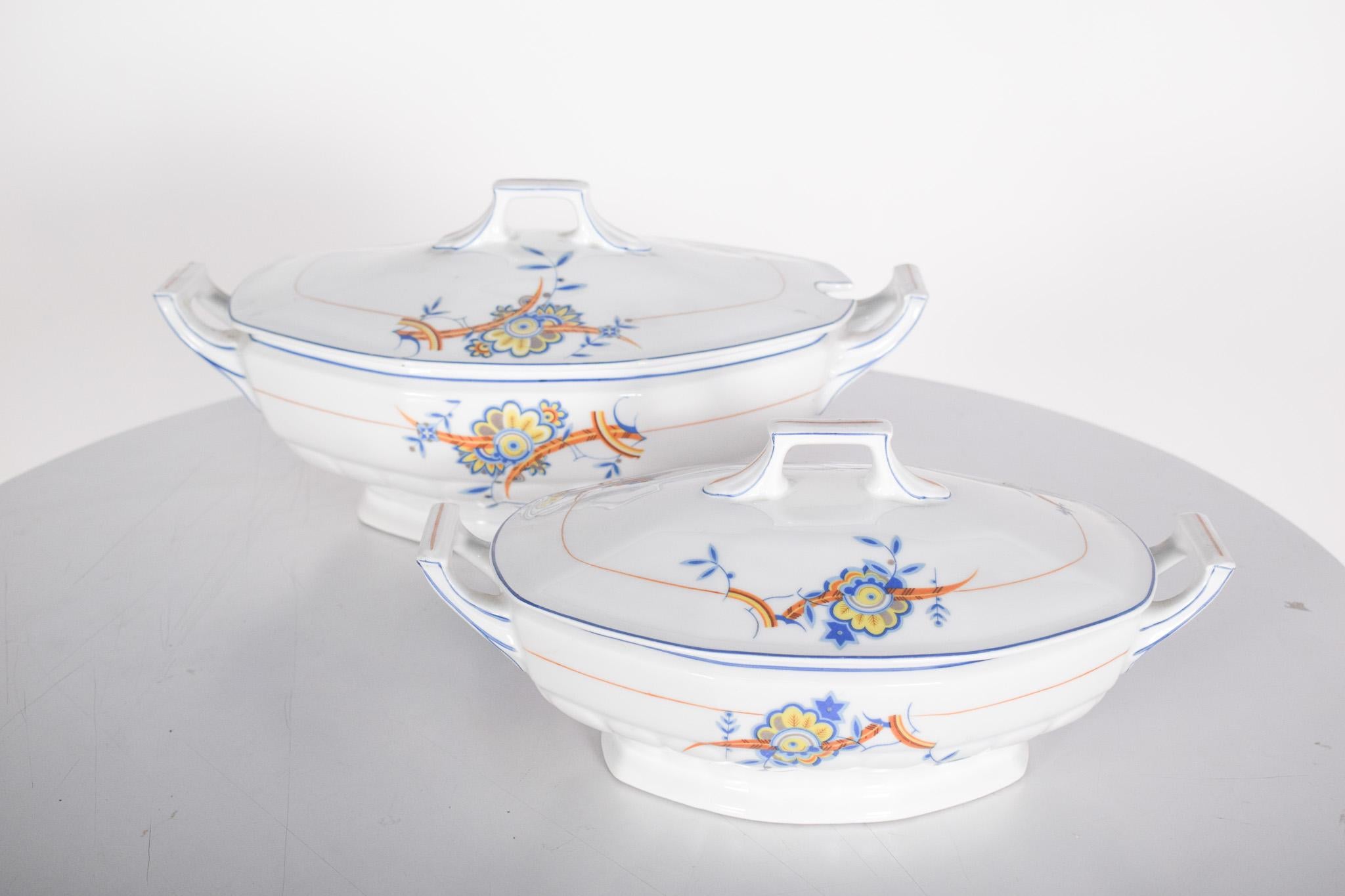Mid-Century Modern Deux soupières en porcelaine de Vista Alegre, Portugal en vente